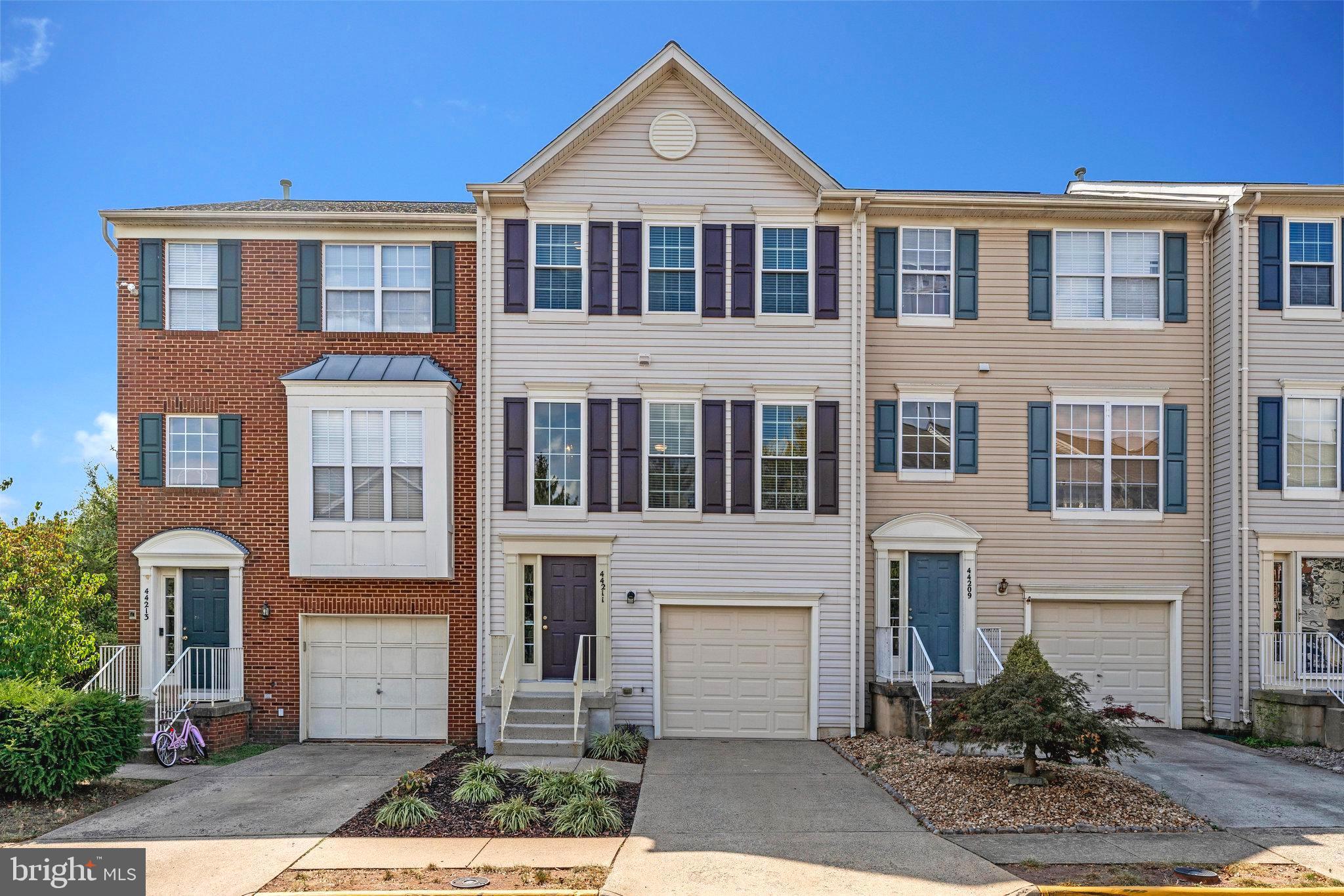 ASHBURN VILLAGE - Residential