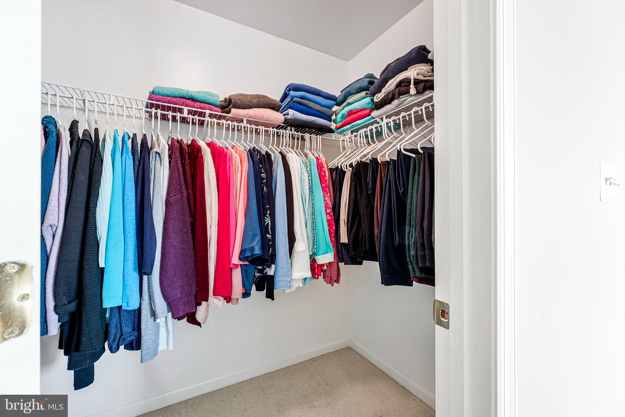 ASHBURN VILLAGE - Residential