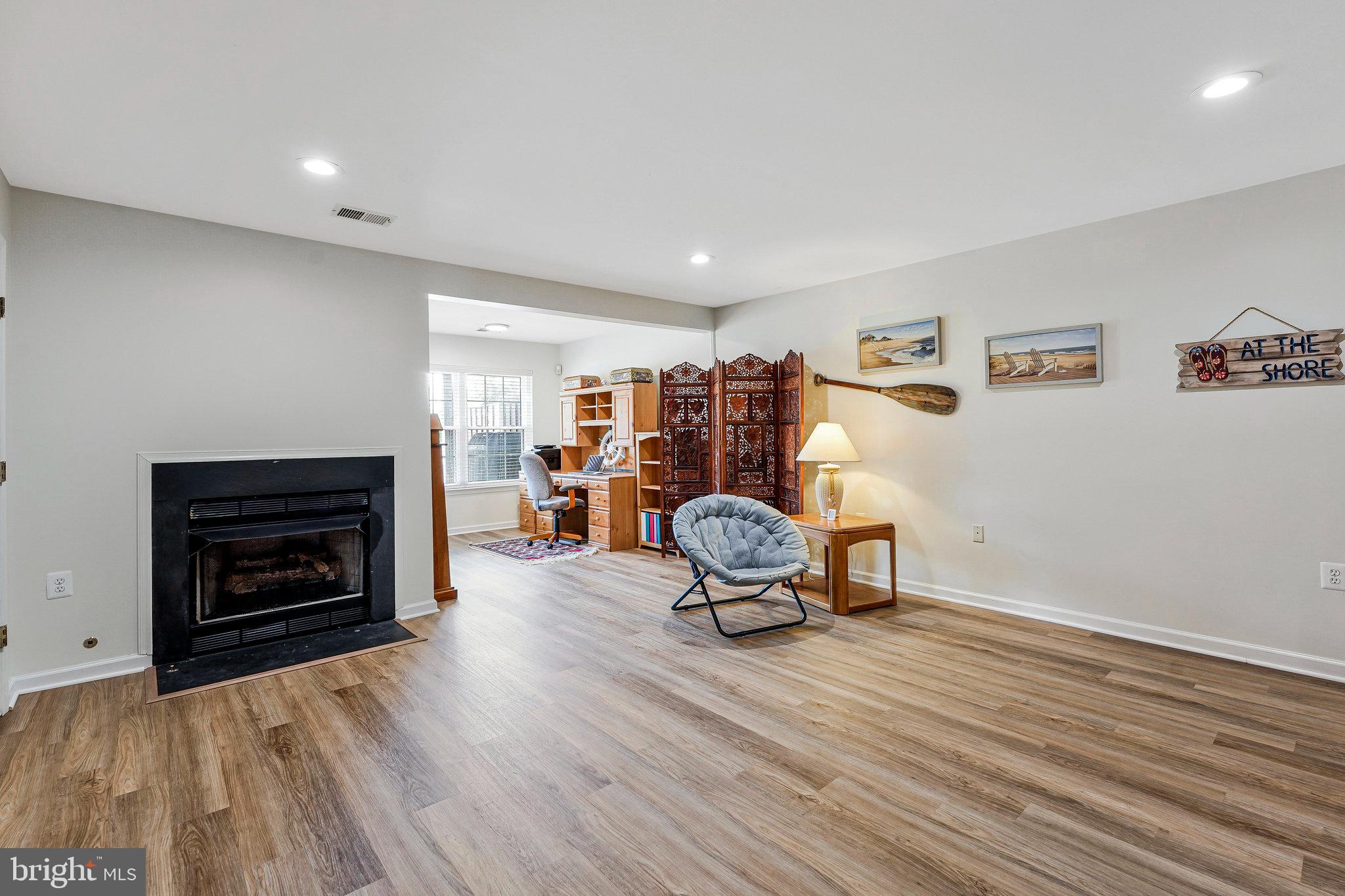 ASHBURN VILLAGE - Residential