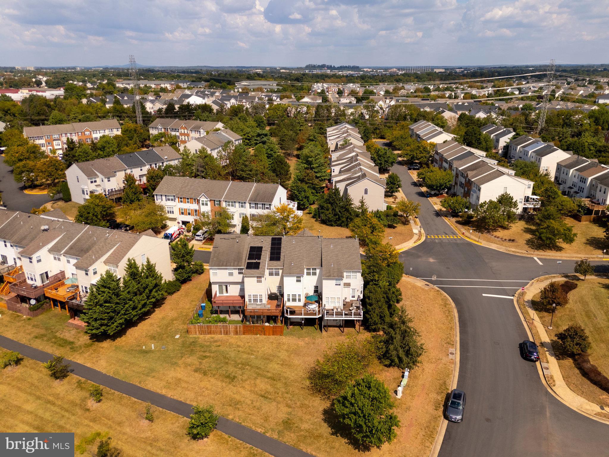ASHBURN VILLAGE - Residential