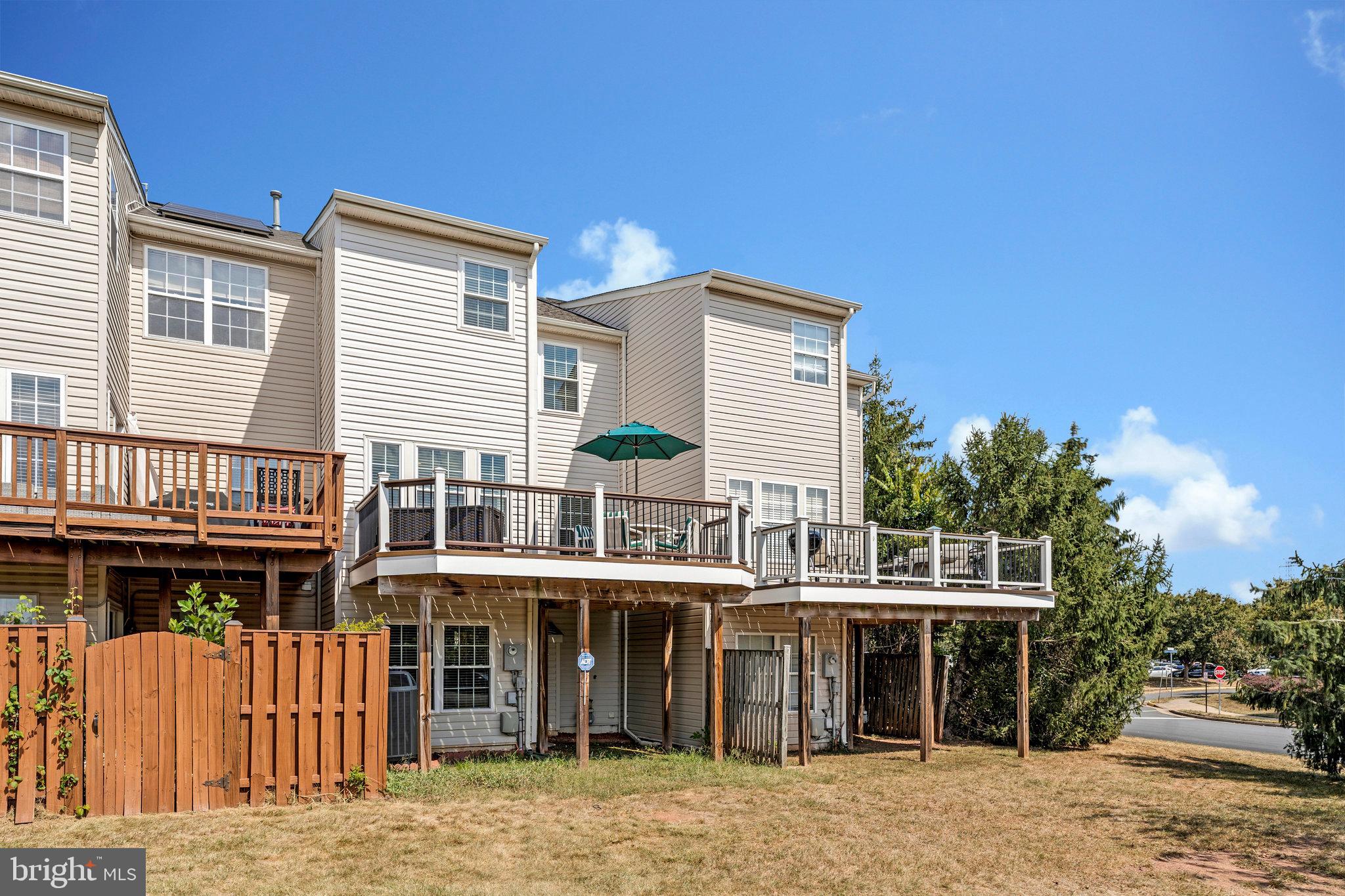 ASHBURN VILLAGE - Residential