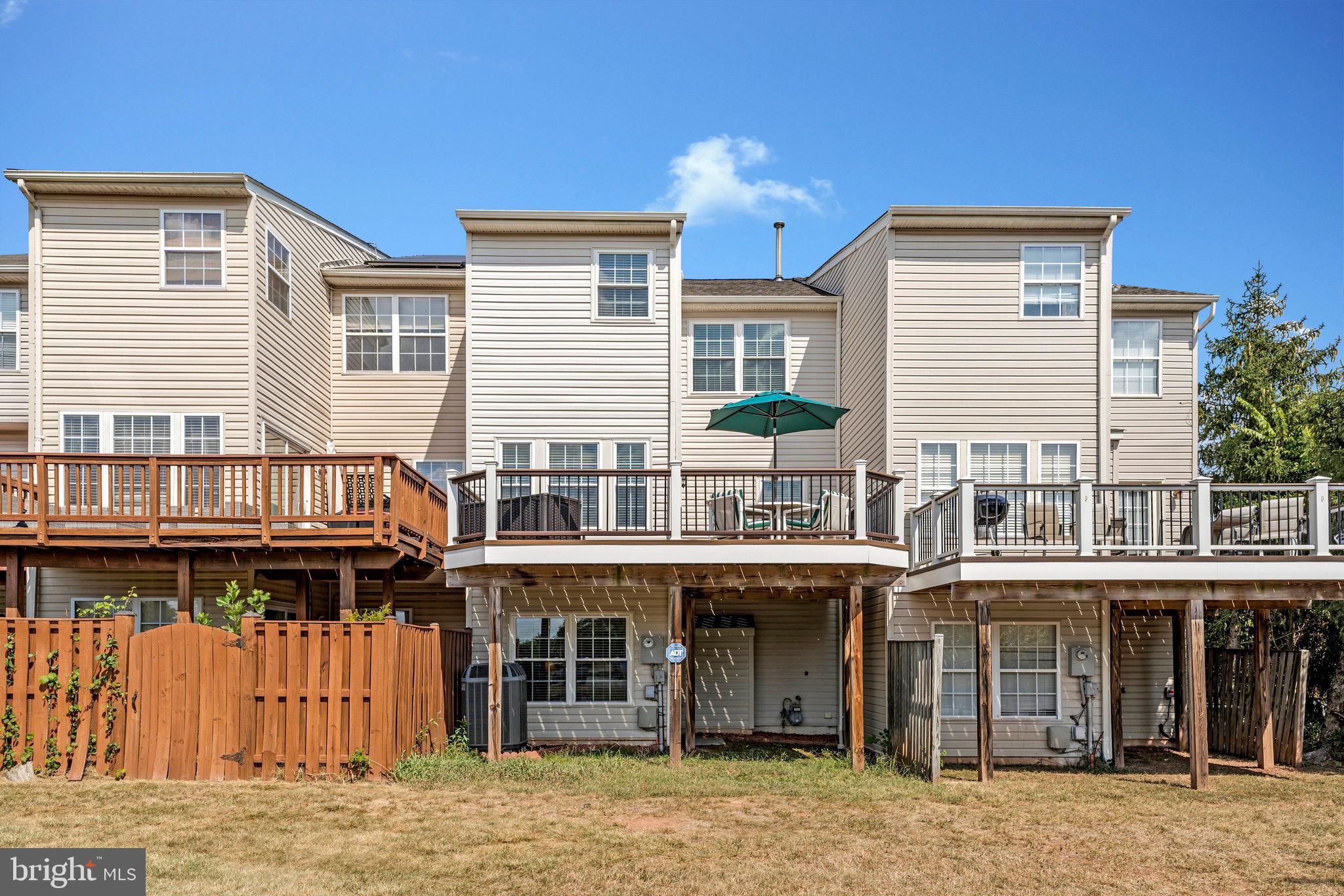 ASHBURN VILLAGE - Residential