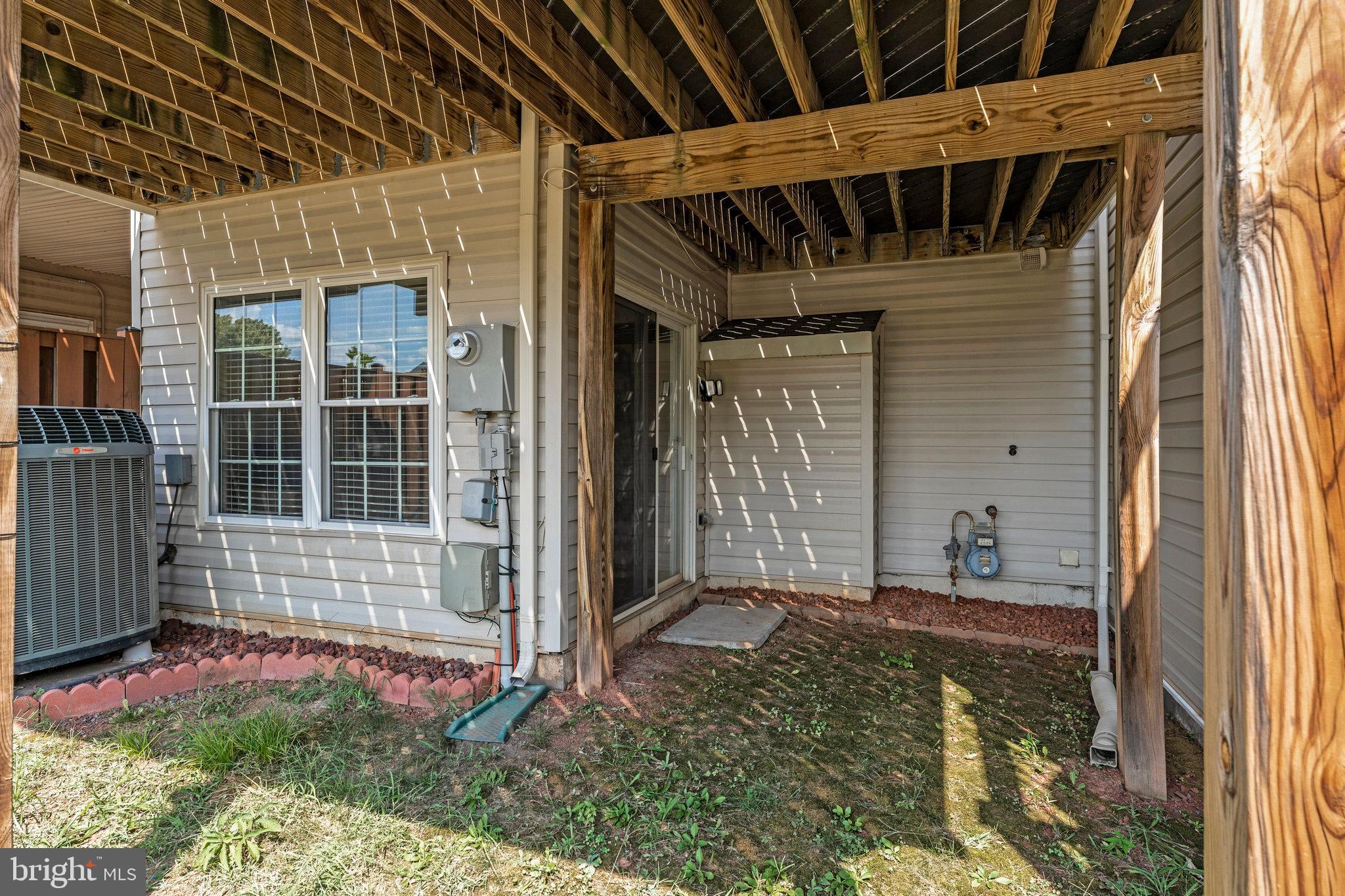 ASHBURN VILLAGE - Residential