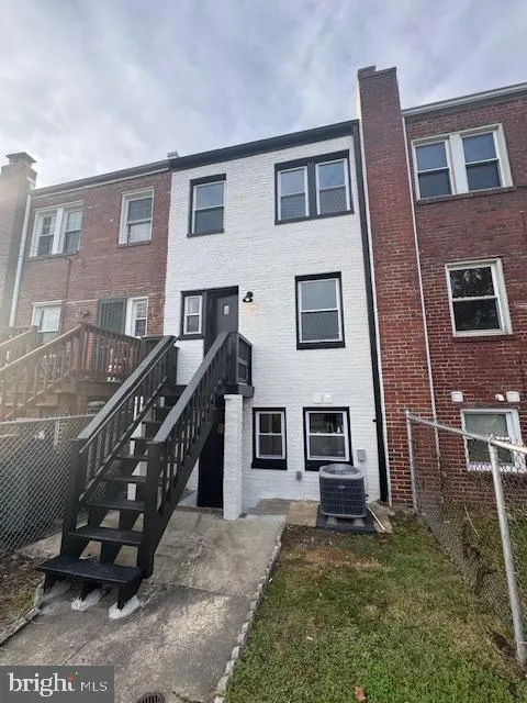 MLS: DCDC2191520
