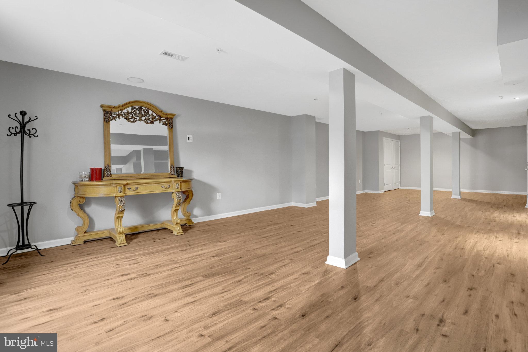 TANTALLON HILLS - Residential Lease