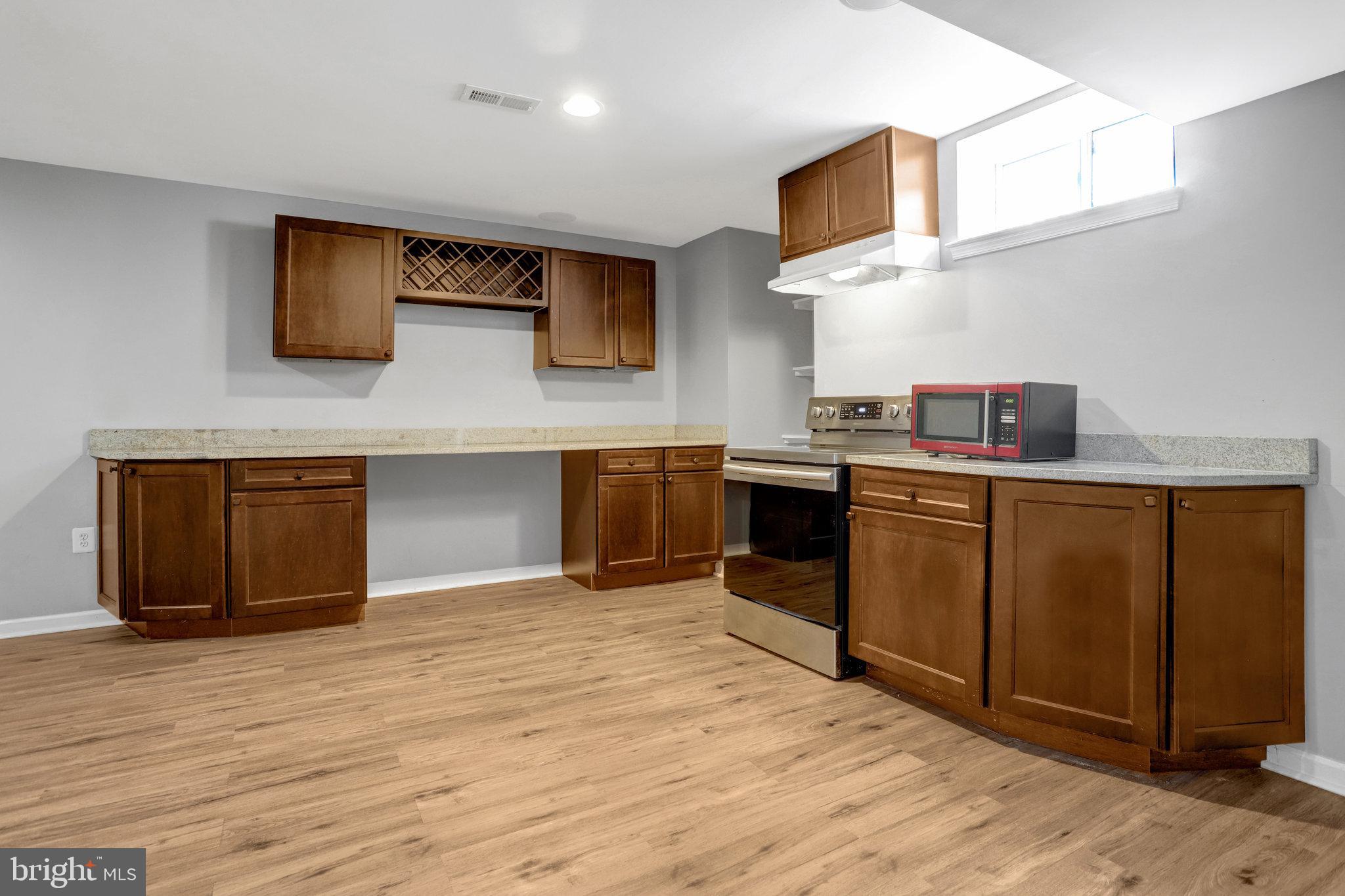 TANTALLON HILLS - Residential Lease