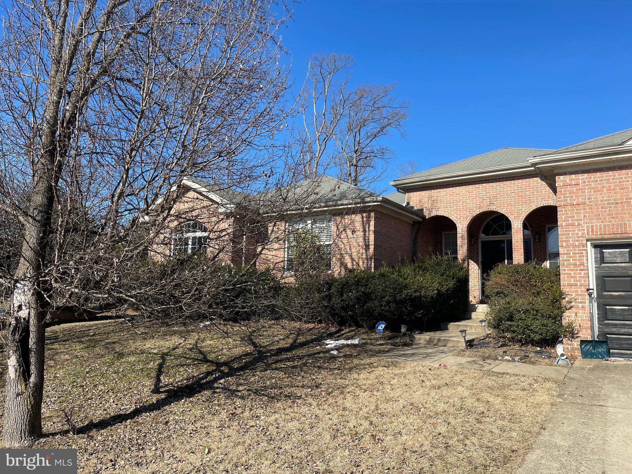 TANTALLON HILLS - Residential Lease