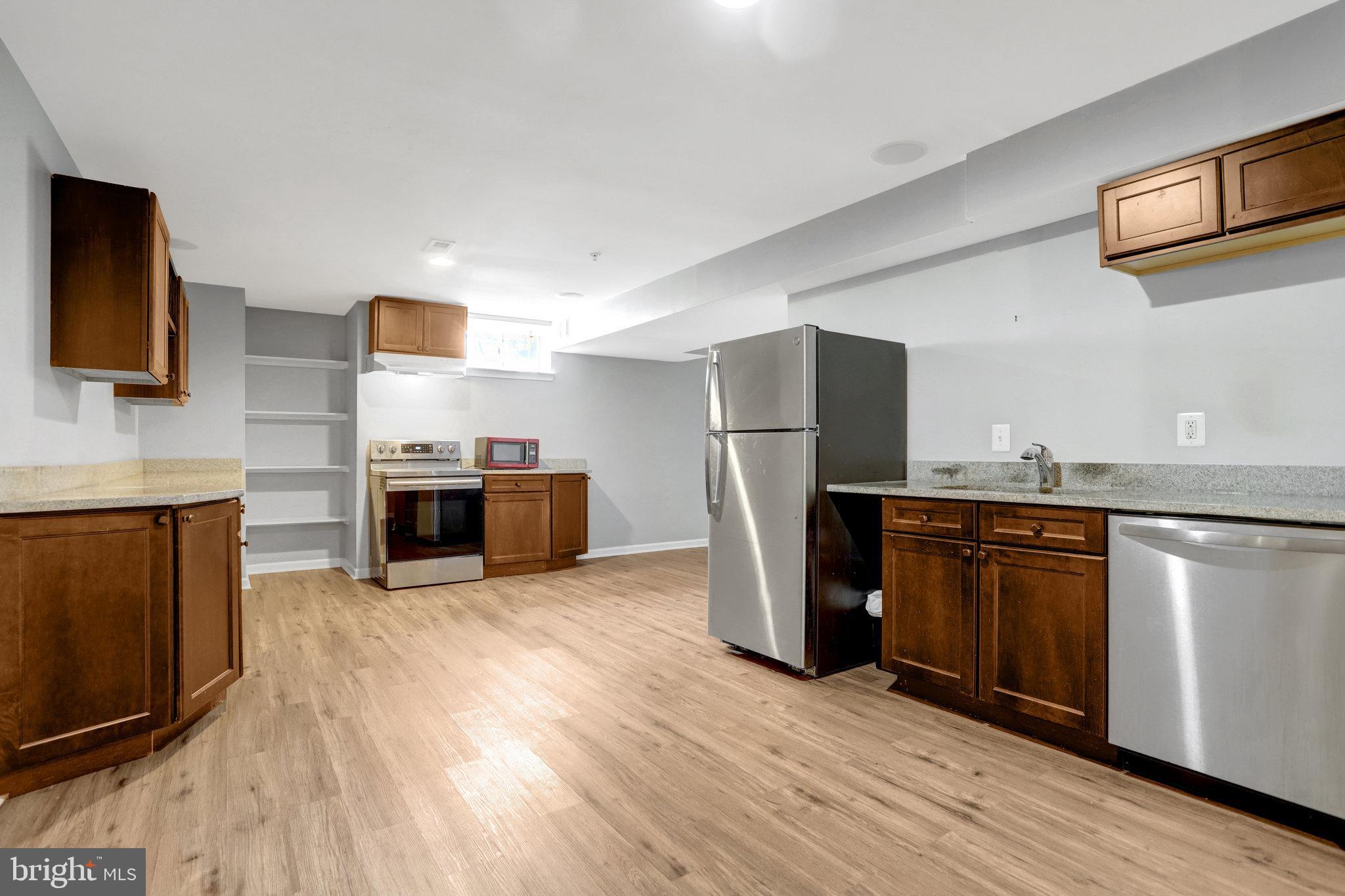 TANTALLON HILLS - Residential Lease