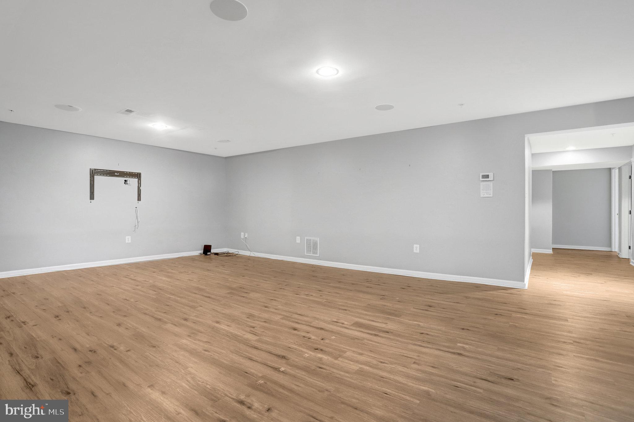 TANTALLON HILLS - Residential Lease