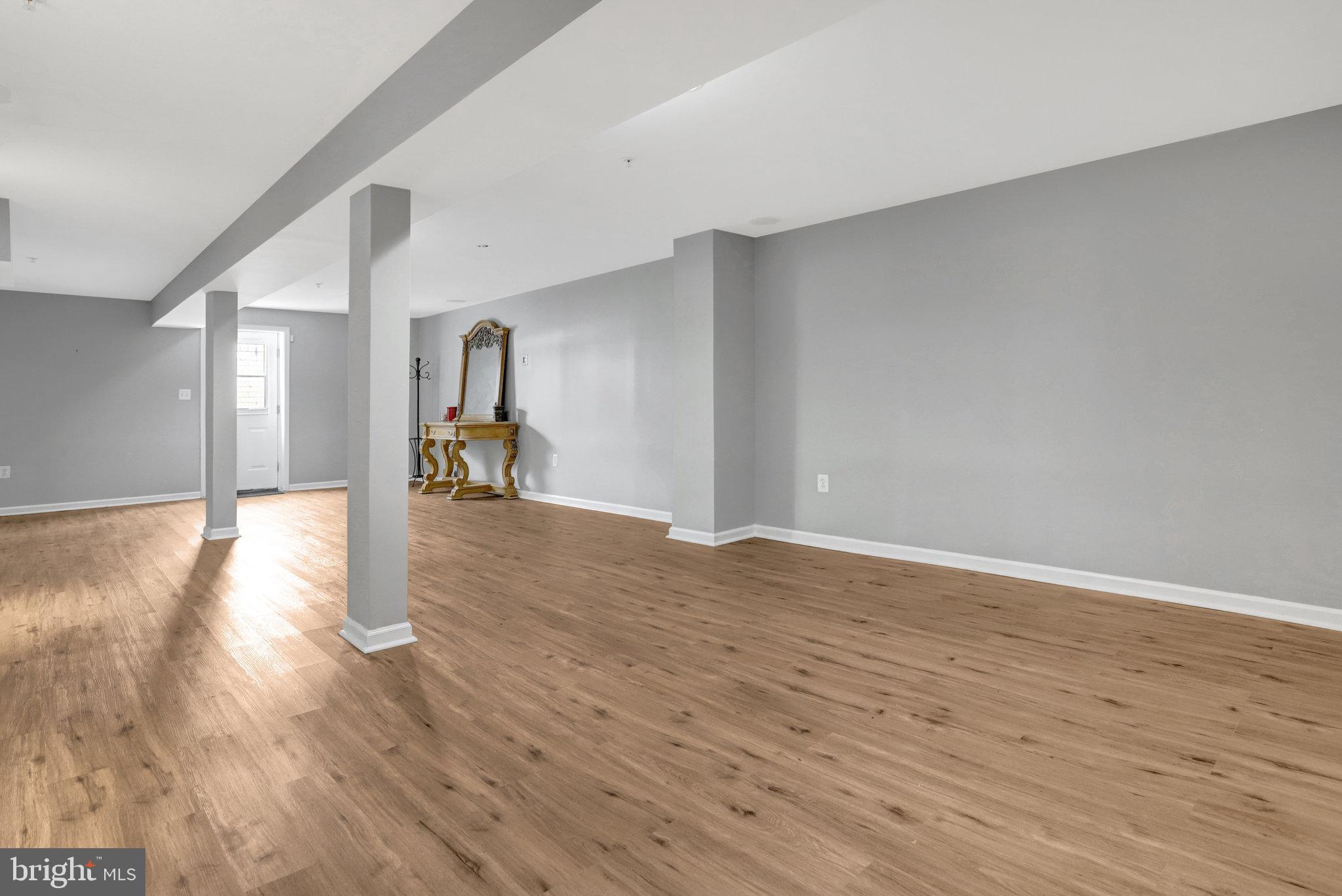 TANTALLON HILLS - Residential Lease