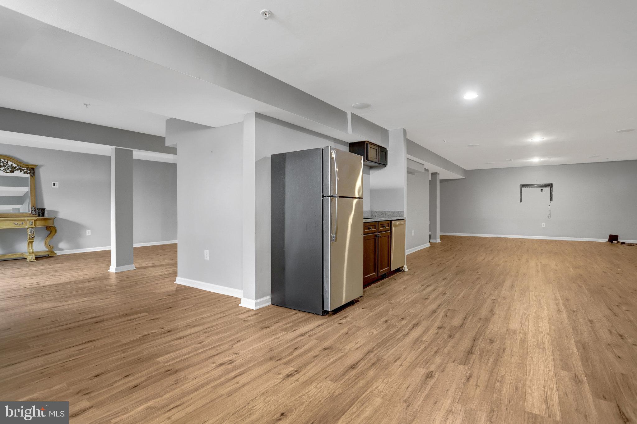 TANTALLON HILLS - Residential Lease