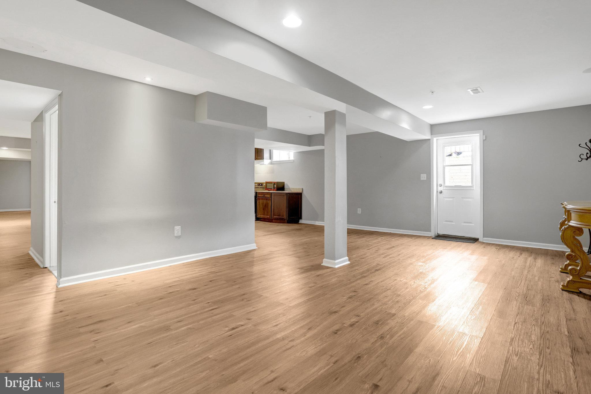 TANTALLON HILLS - Residential Lease