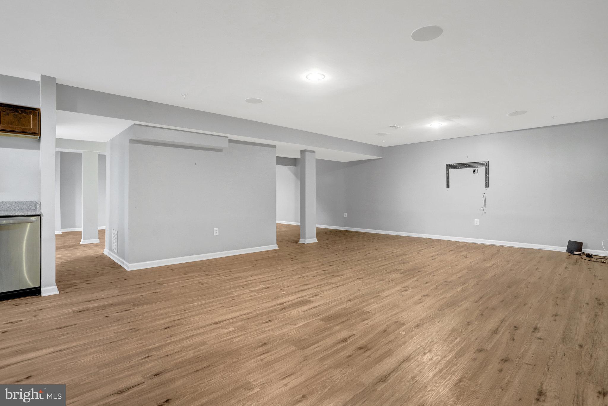 TANTALLON HILLS - Residential Lease