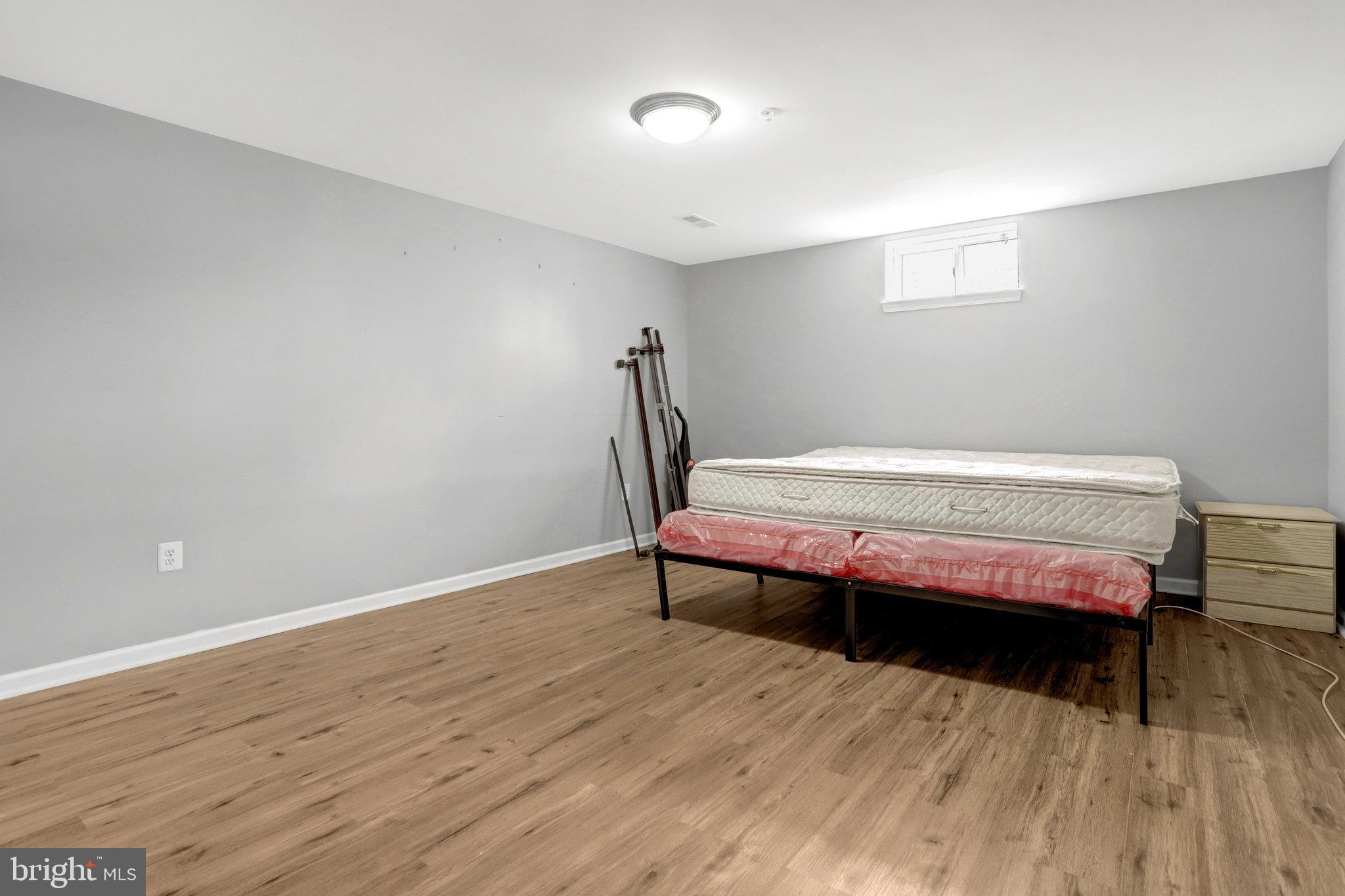 TANTALLON HILLS - Residential Lease