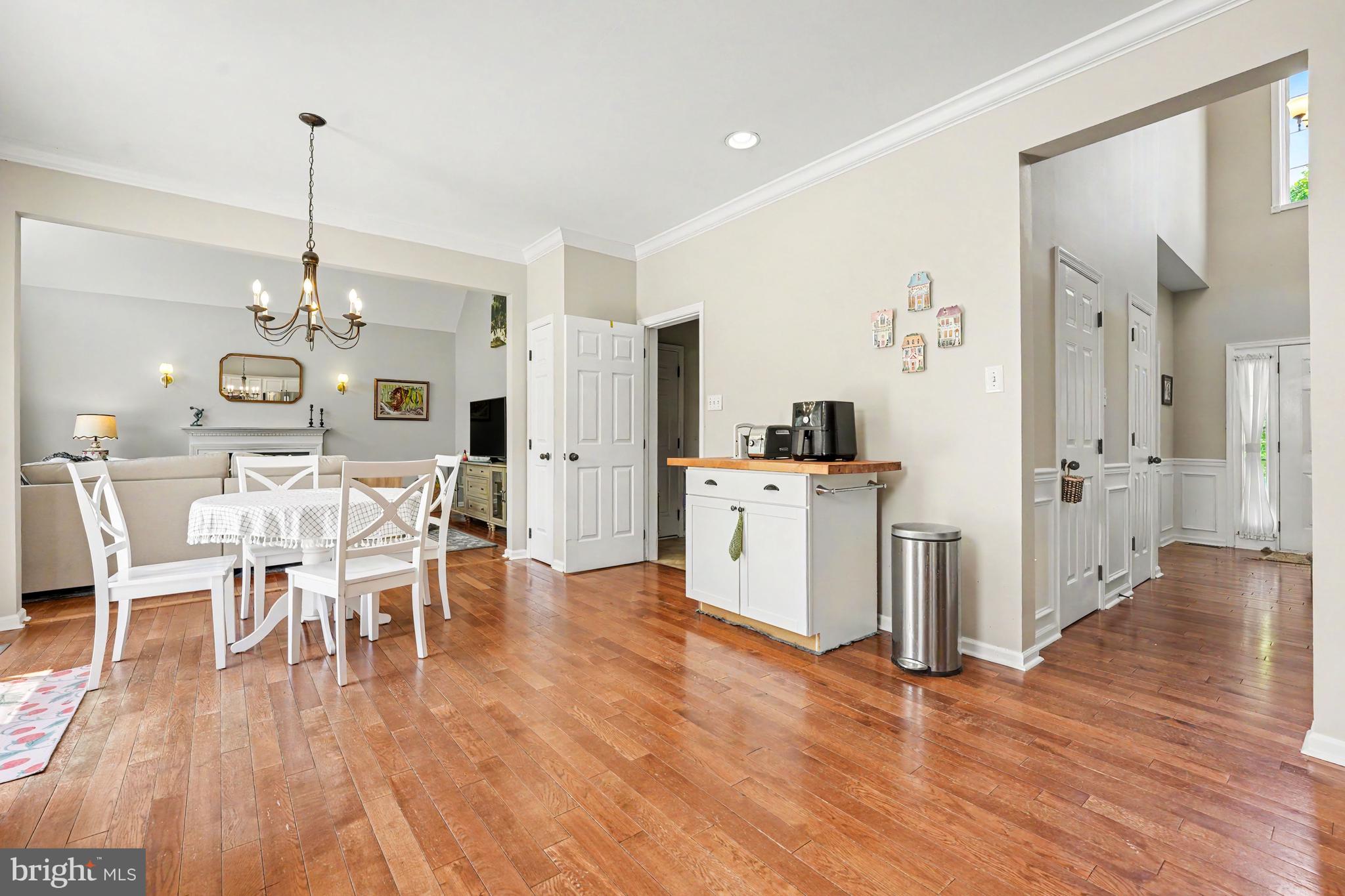 HAWTHORNE LANE - Residential