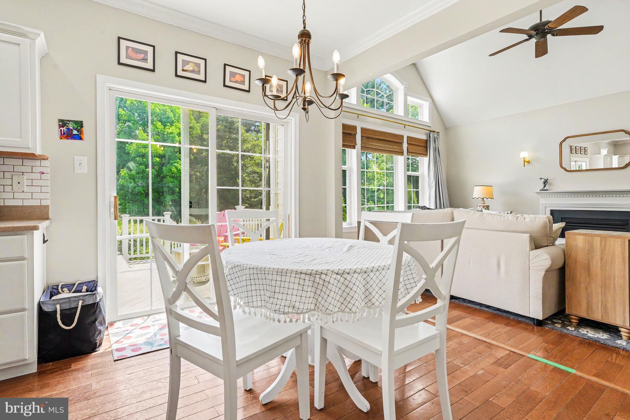 HAWTHORNE LANE - Residential