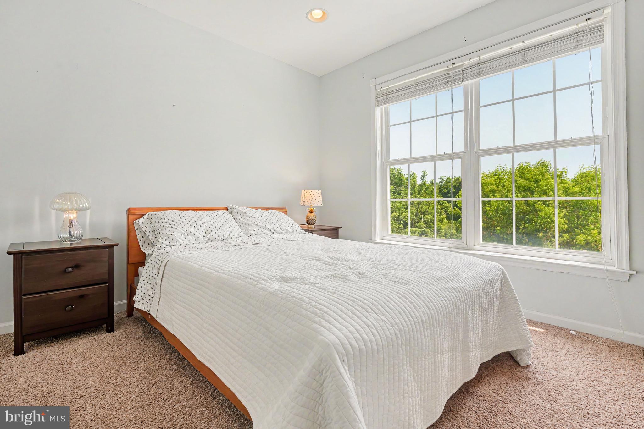 HAWTHORNE LANE - Residential