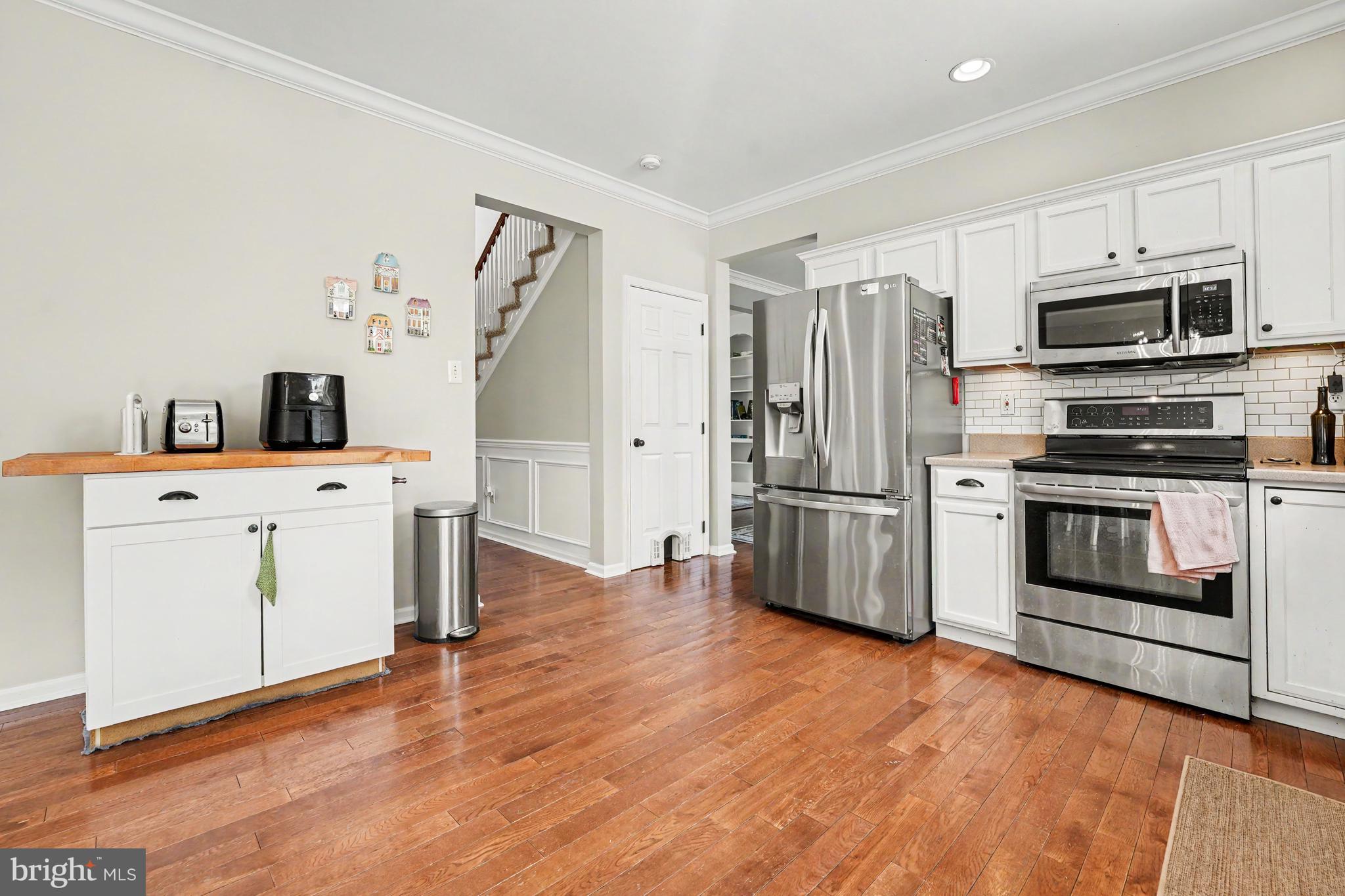 HAWTHORNE LANE - Residential