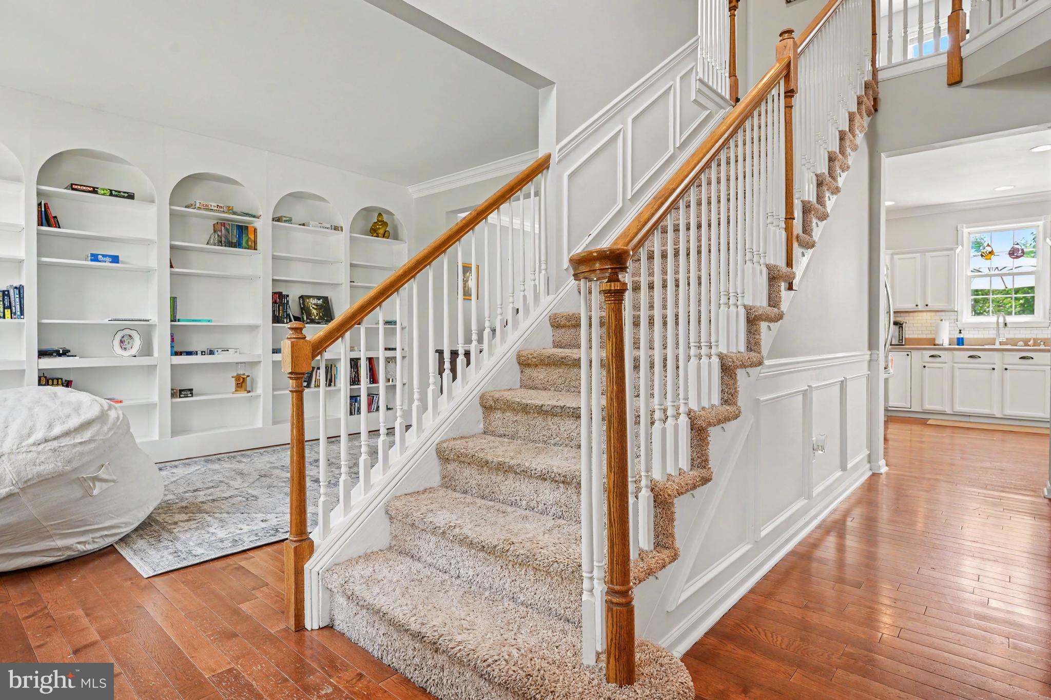 HAWTHORNE LANE - Residential