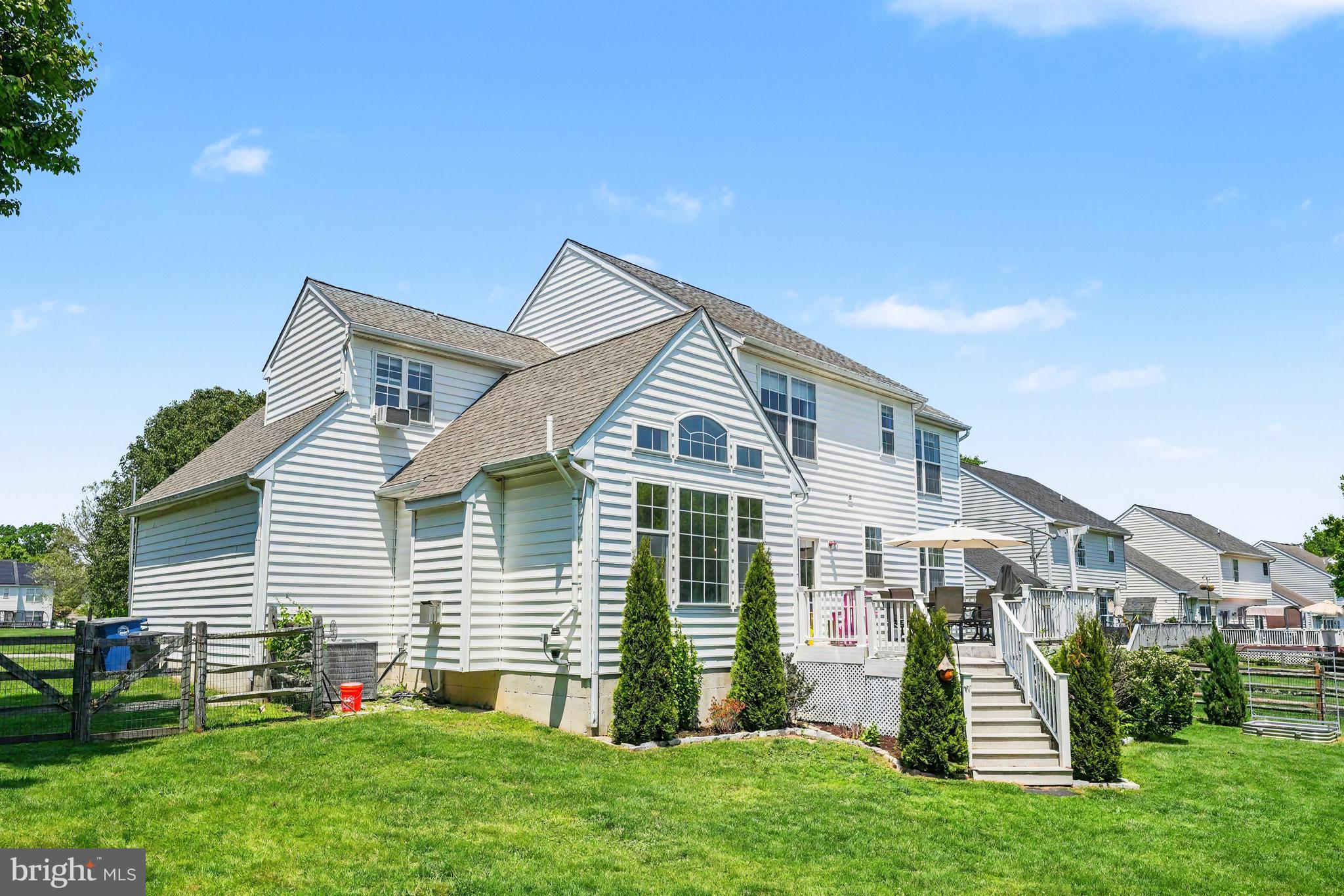 HAWTHORNE LANE - Residential