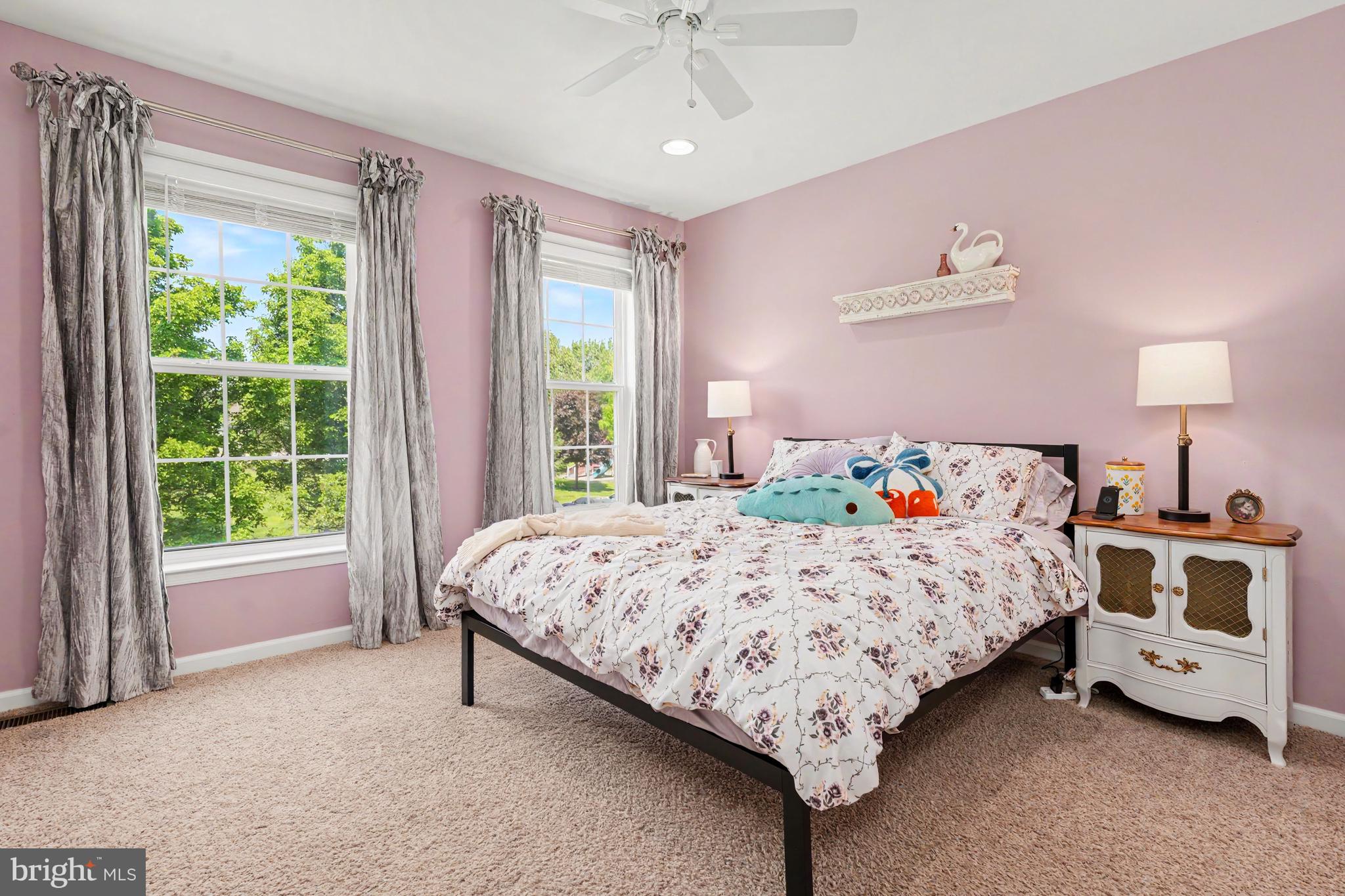 HAWTHORNE LANE - Residential