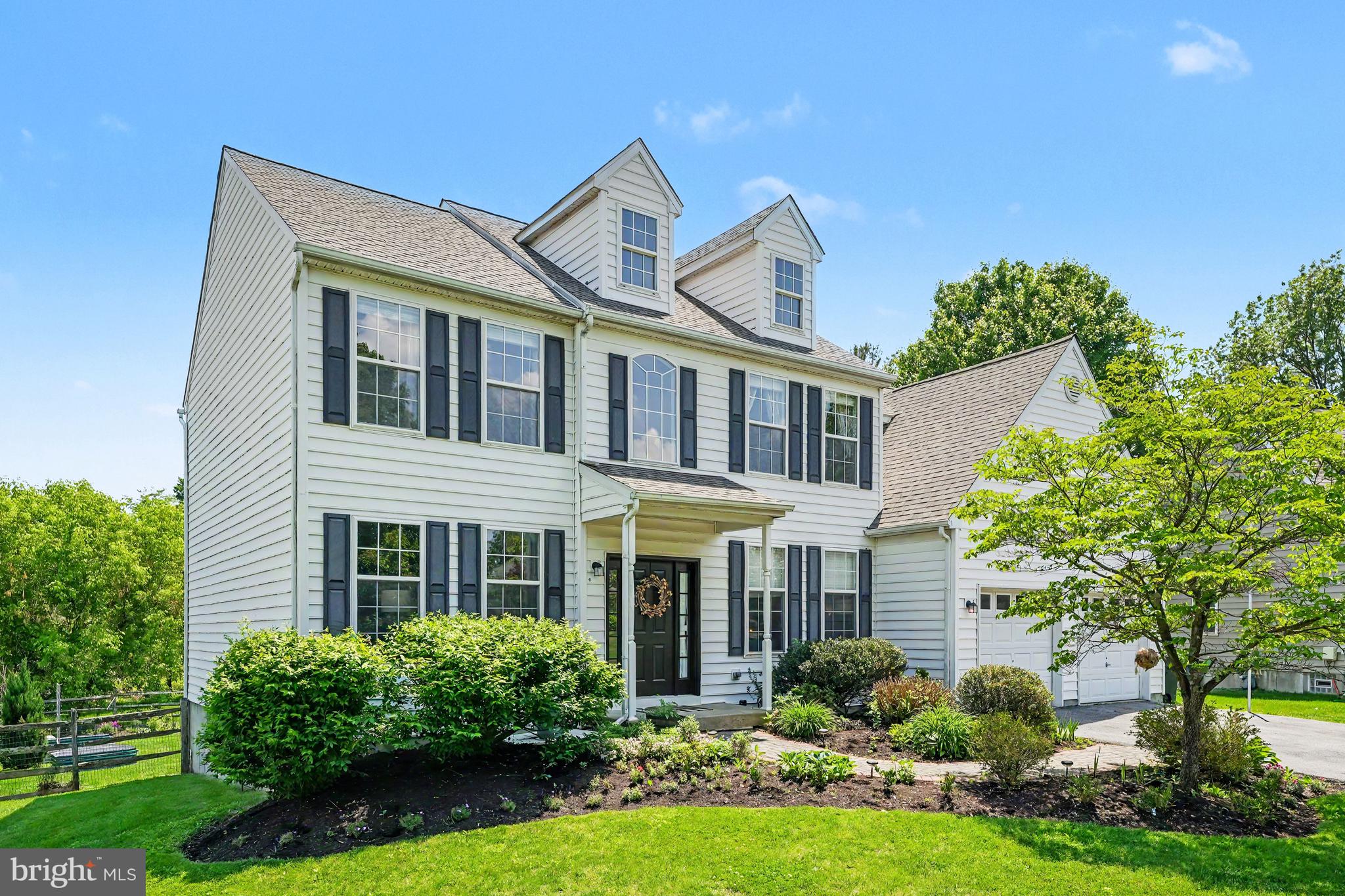 HAWTHORNE LANE - Residential