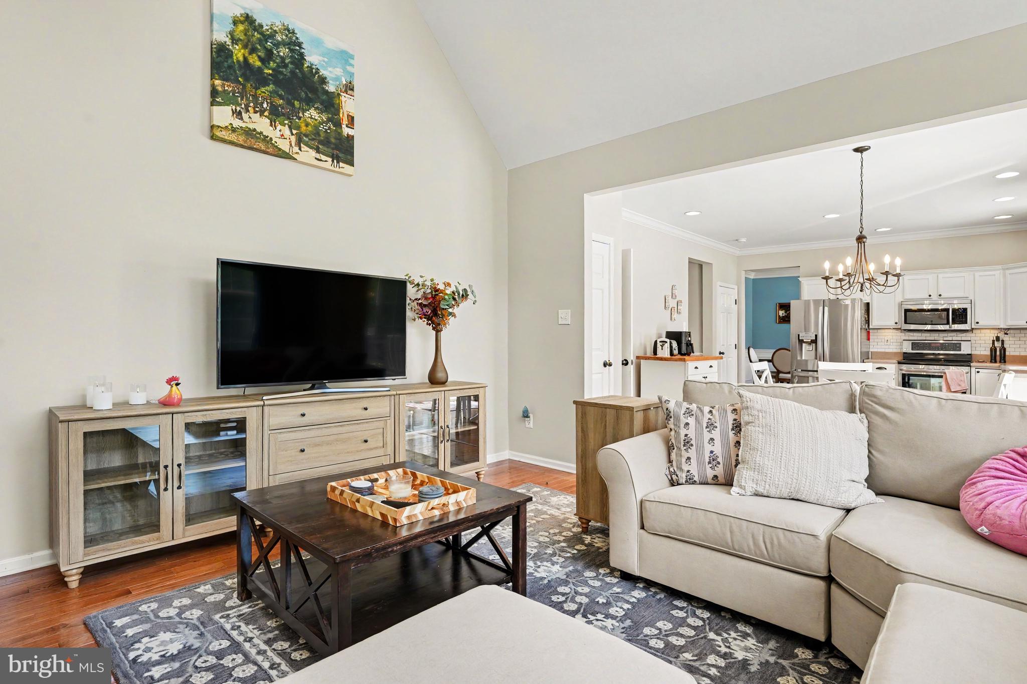 HAWTHORNE LANE - Residential