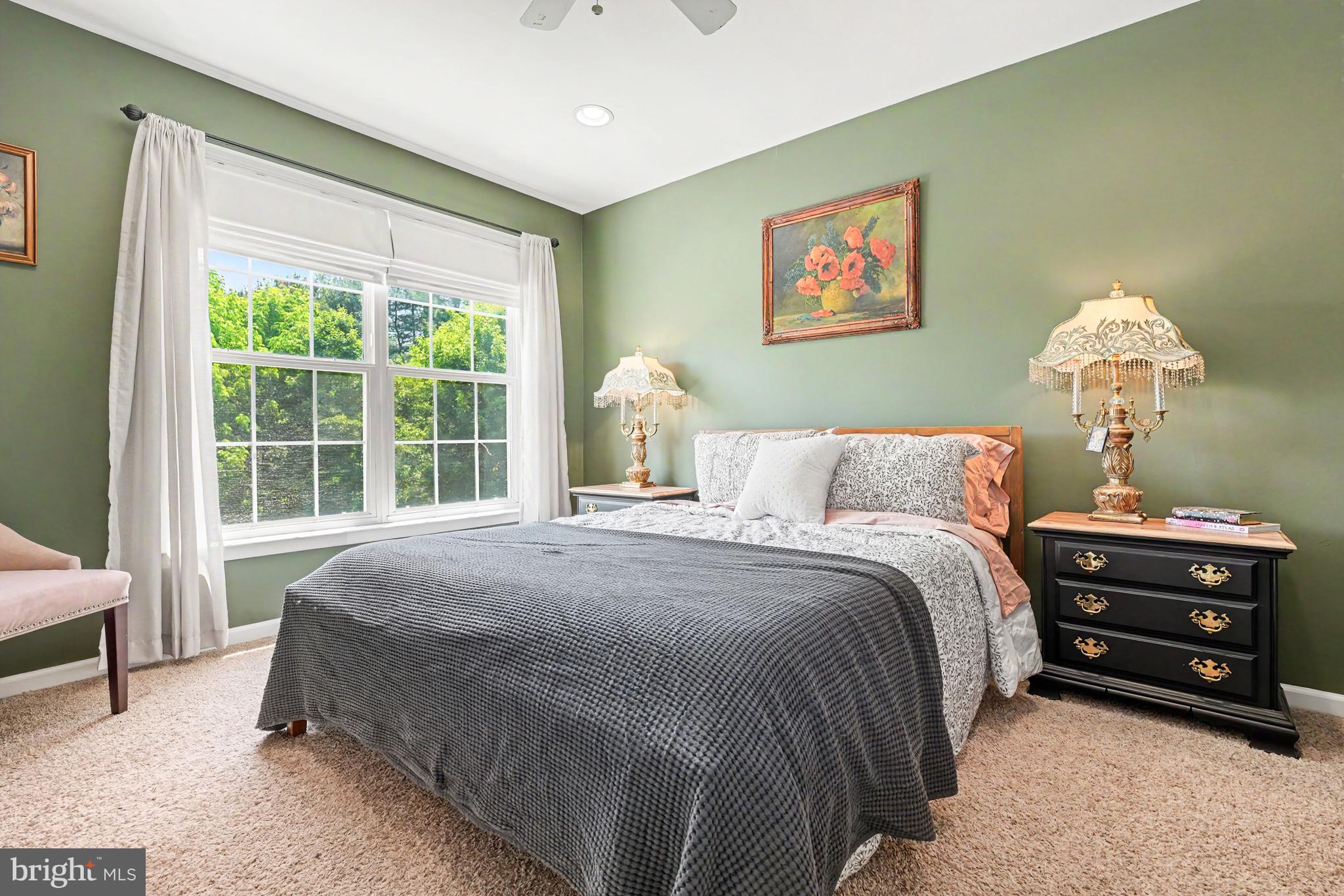 HAWTHORNE LANE - Residential