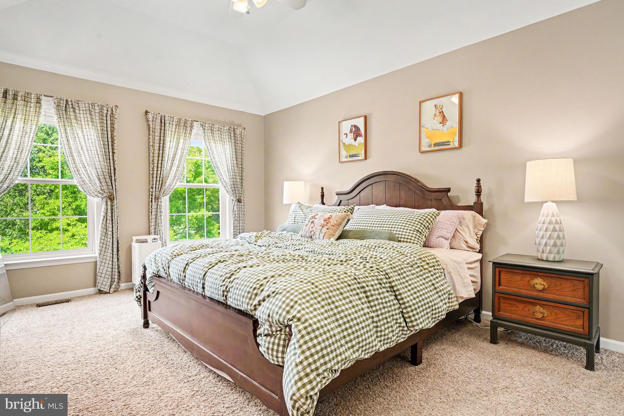 HAWTHORNE LANE - Residential