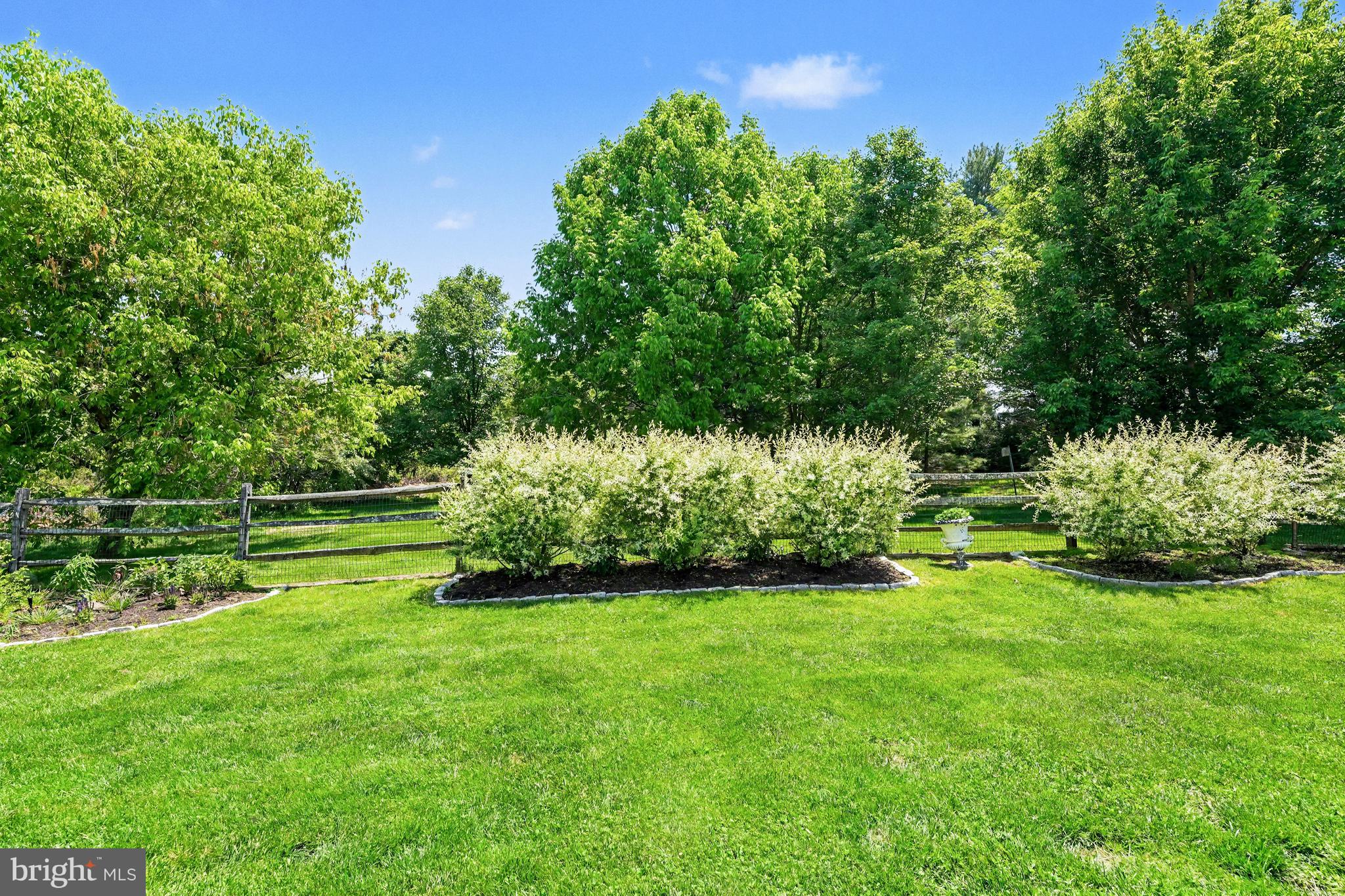 HAWTHORNE LANE - Residential