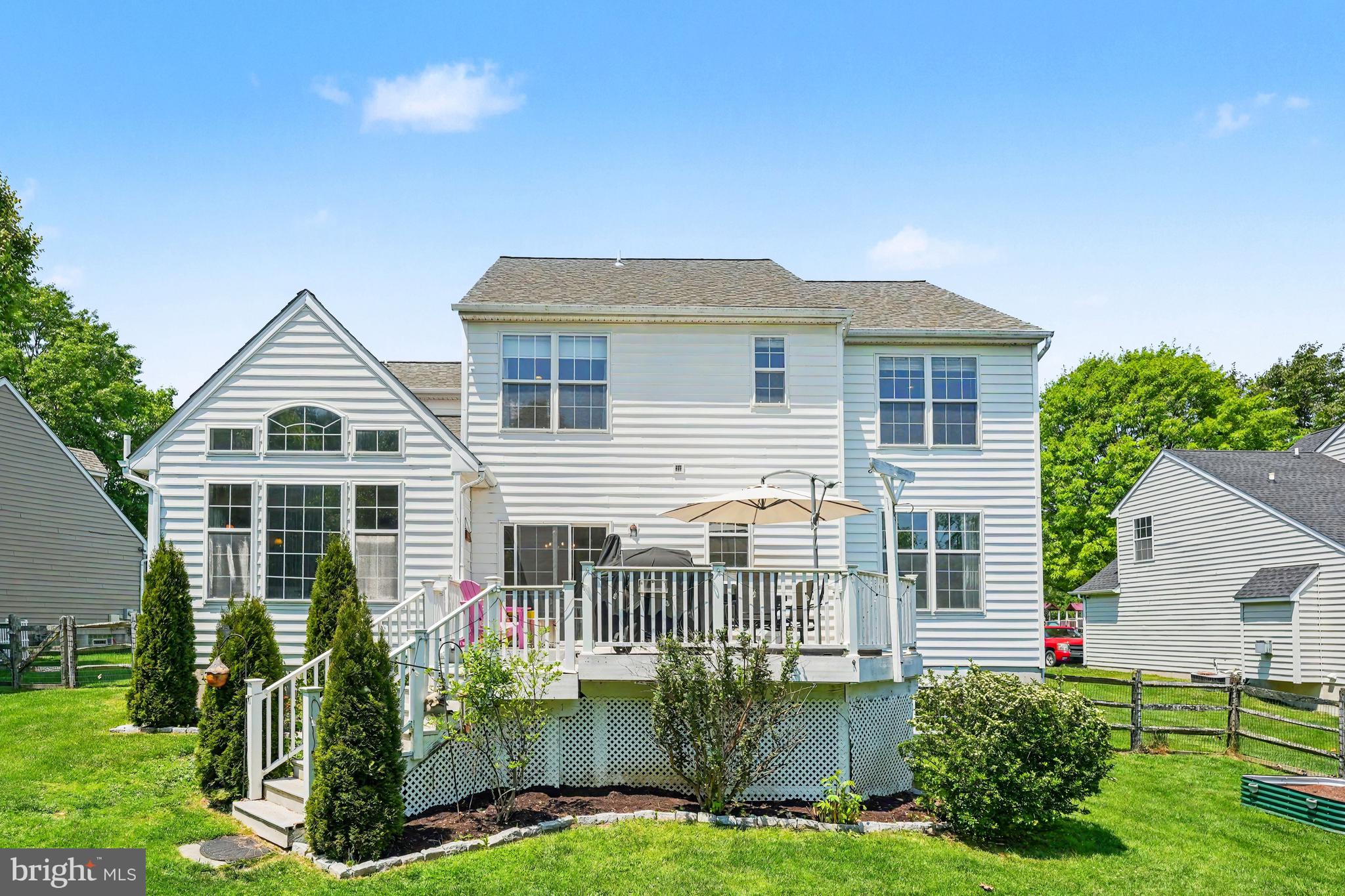HAWTHORNE LANE - Residential