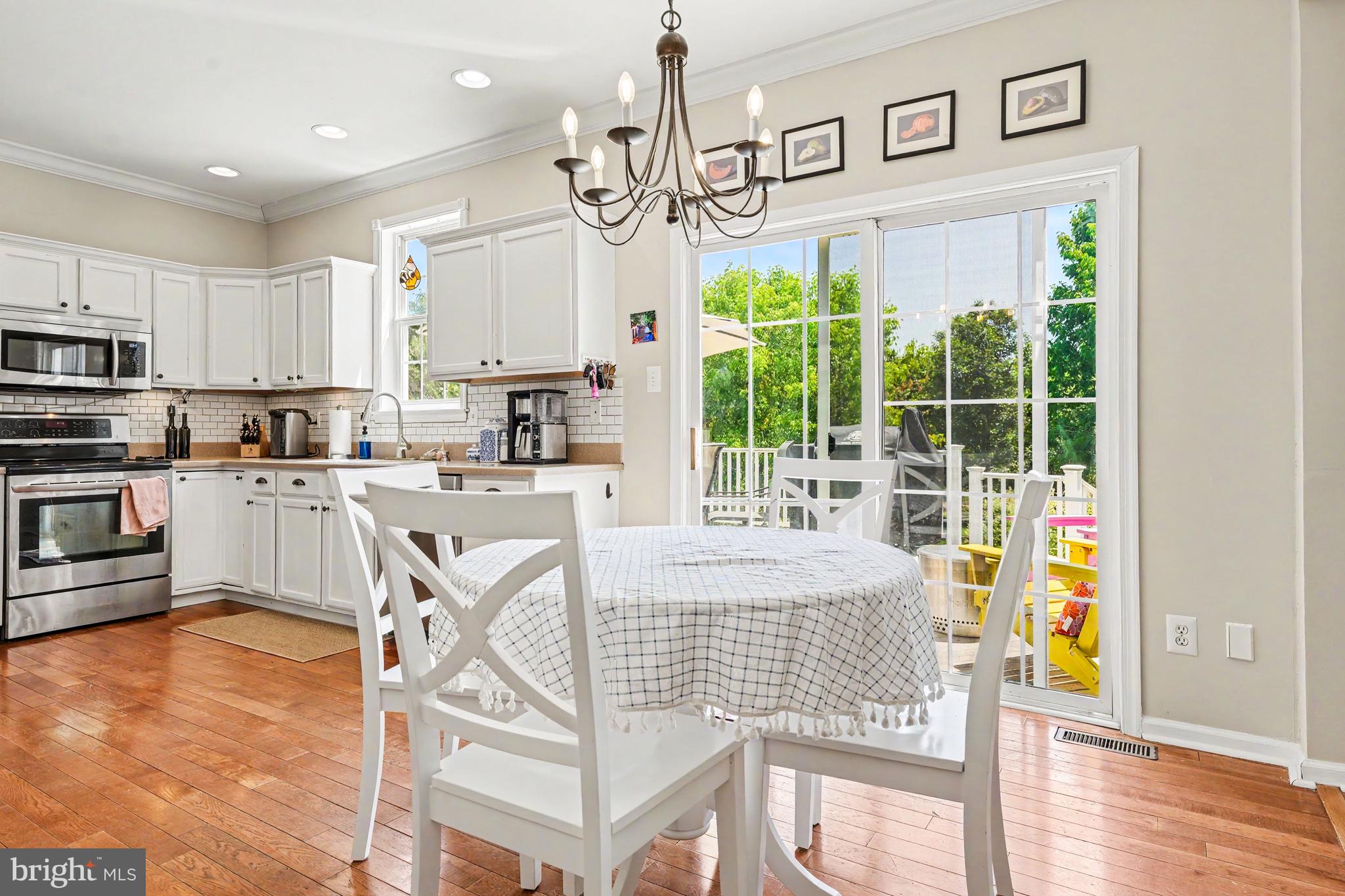 HAWTHORNE LANE - Residential