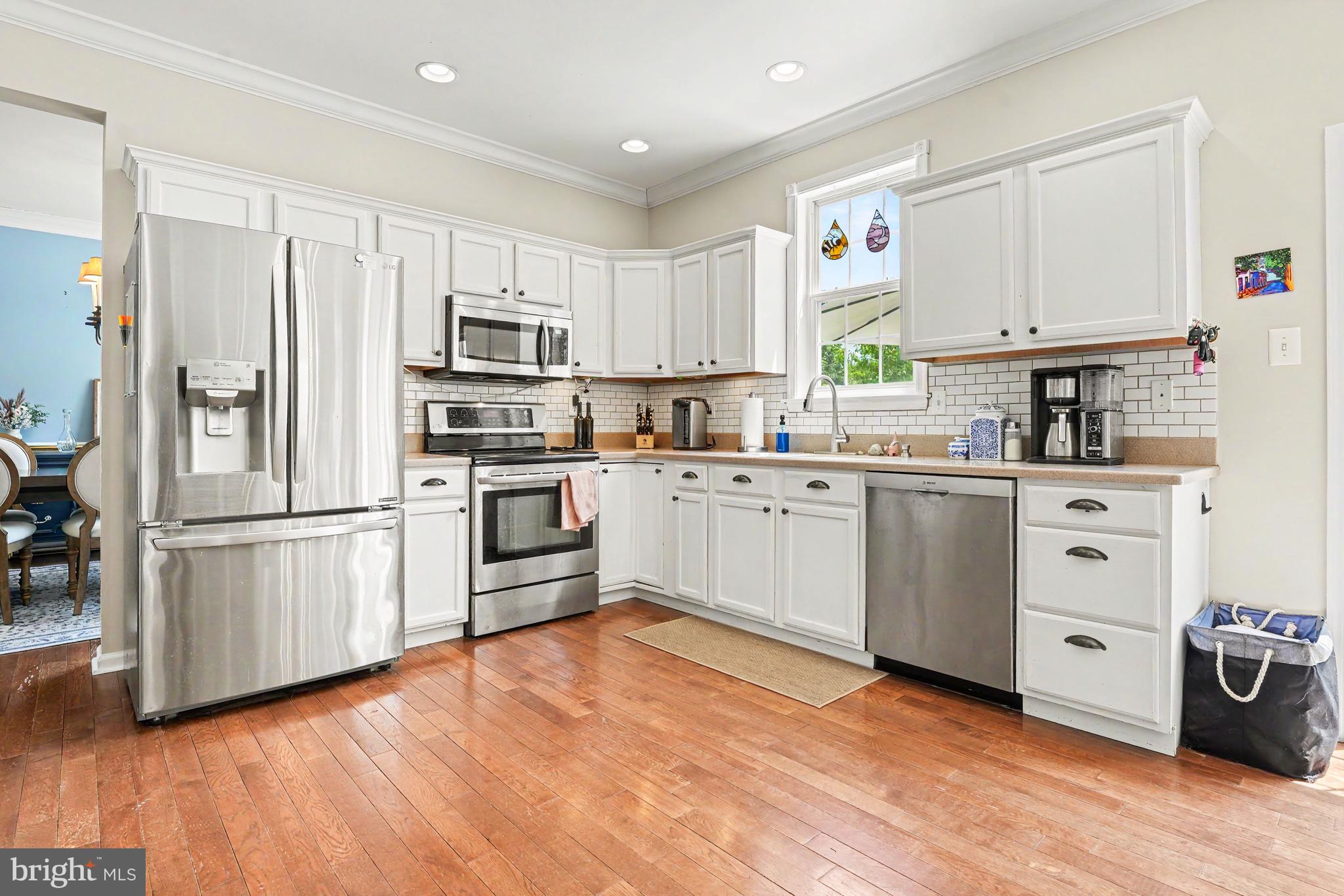 HAWTHORNE LANE - Residential