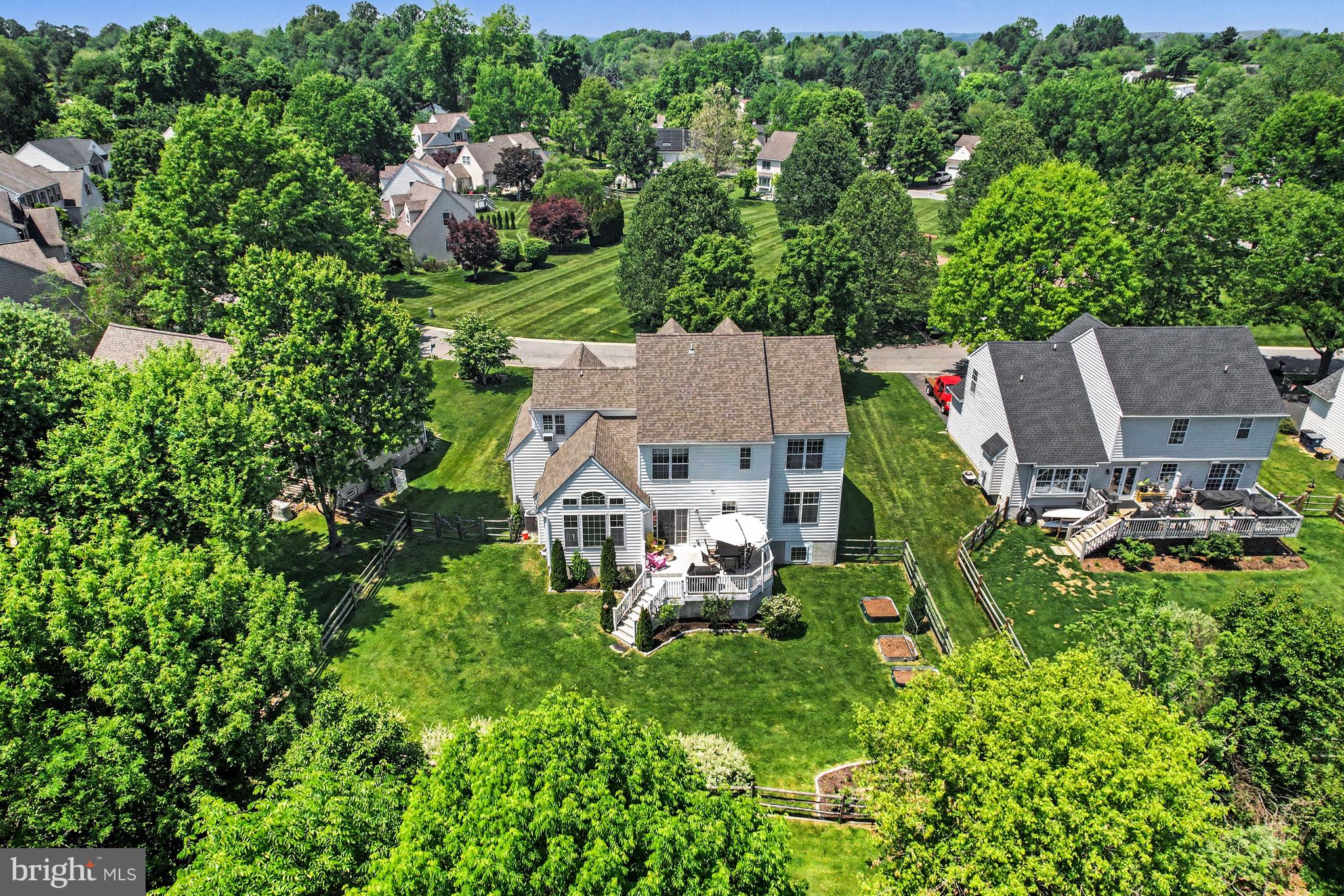 HAWTHORNE LANE - Residential