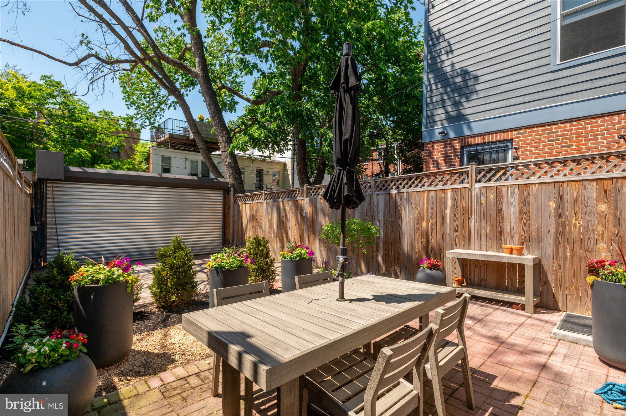 LOGAN CIRCLE - Residential