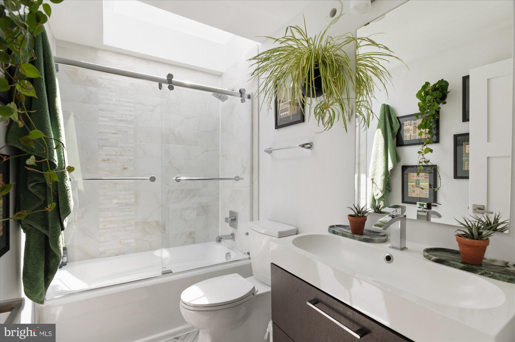 LOGAN CIRCLE - Residential