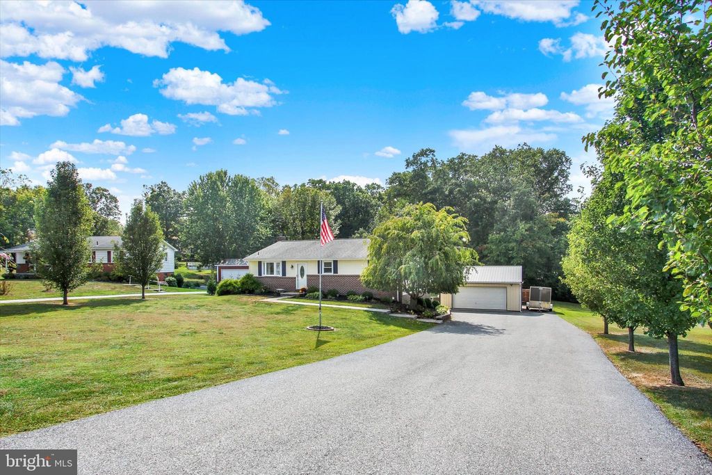 Photo of 56 Highview Drive, HANOVER, PA 17331 (MLS # PAYK2090528)