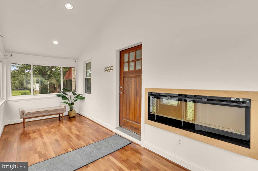 Photo of 8604 Woodlawn Court, ALEXANDRIA, VA 22309 (MLS # VAFX2337970)
