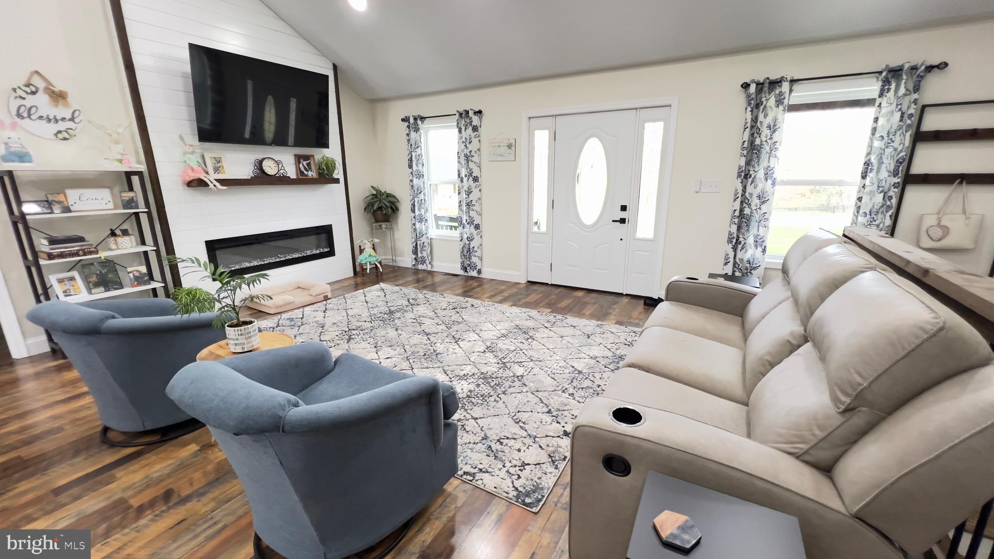 WINDOVER HILLS - Residential