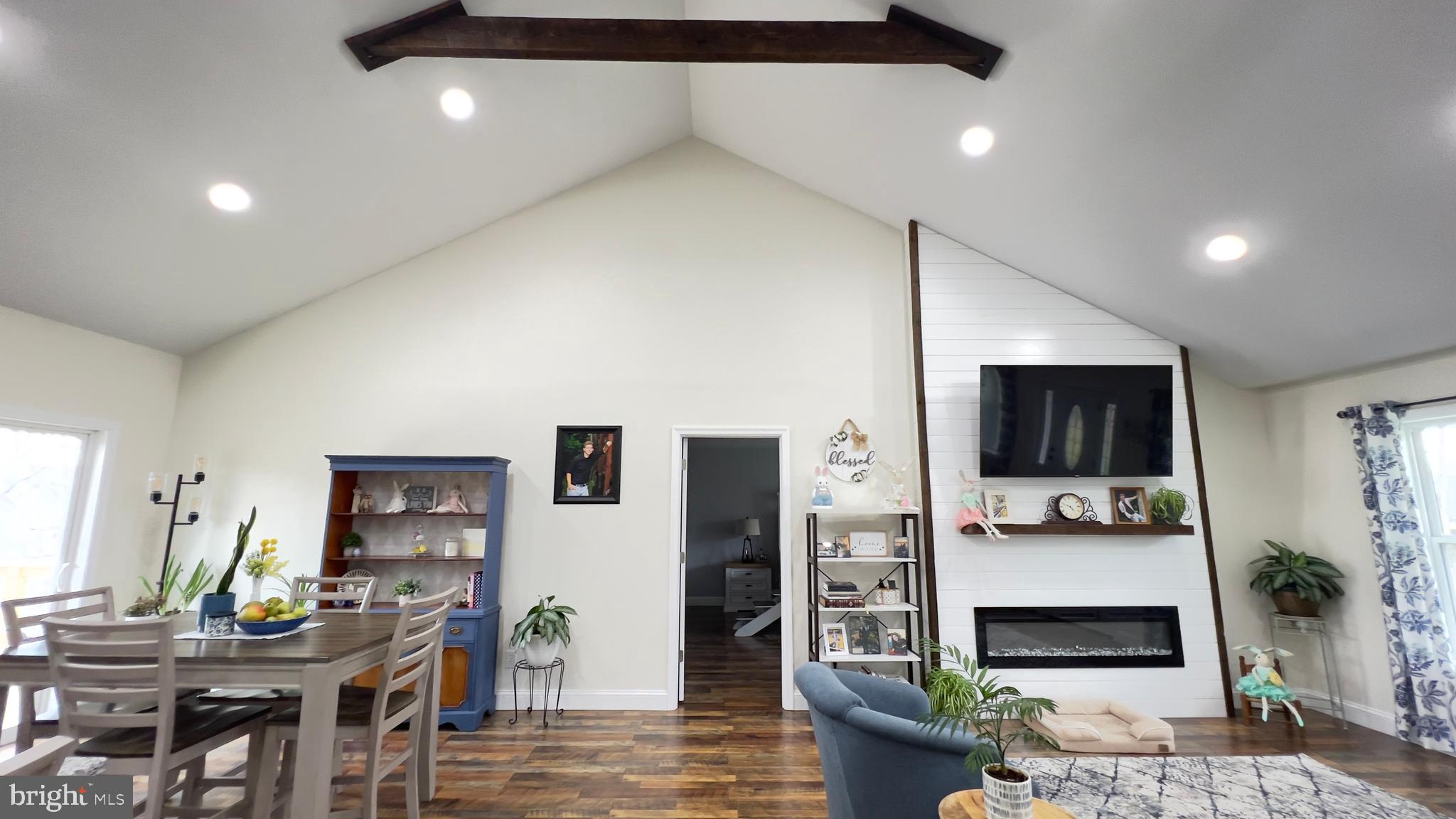 WINDOVER HILLS - Residential