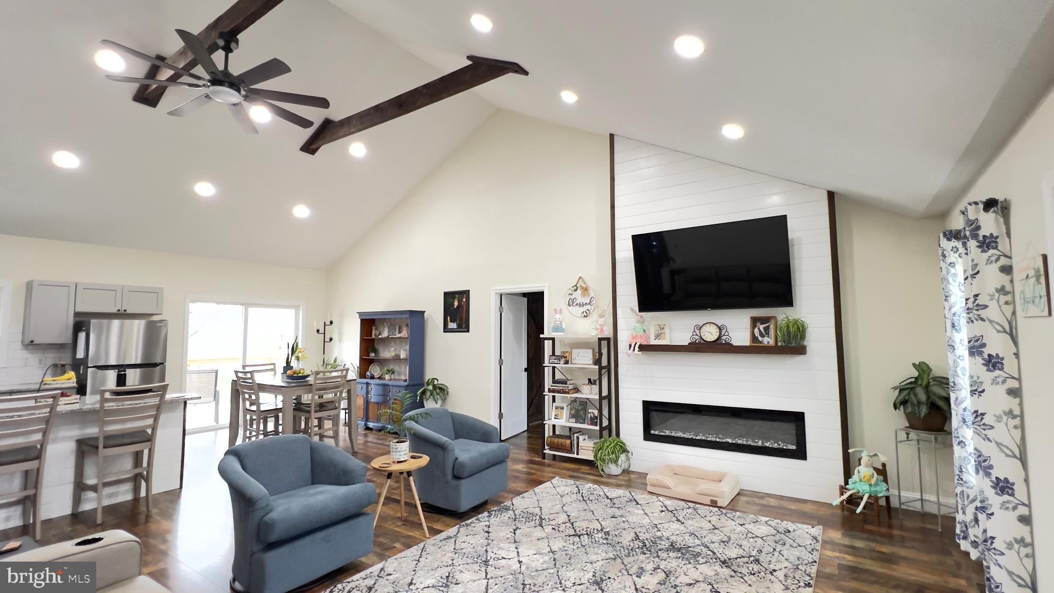 WINDOVER HILLS - Residential