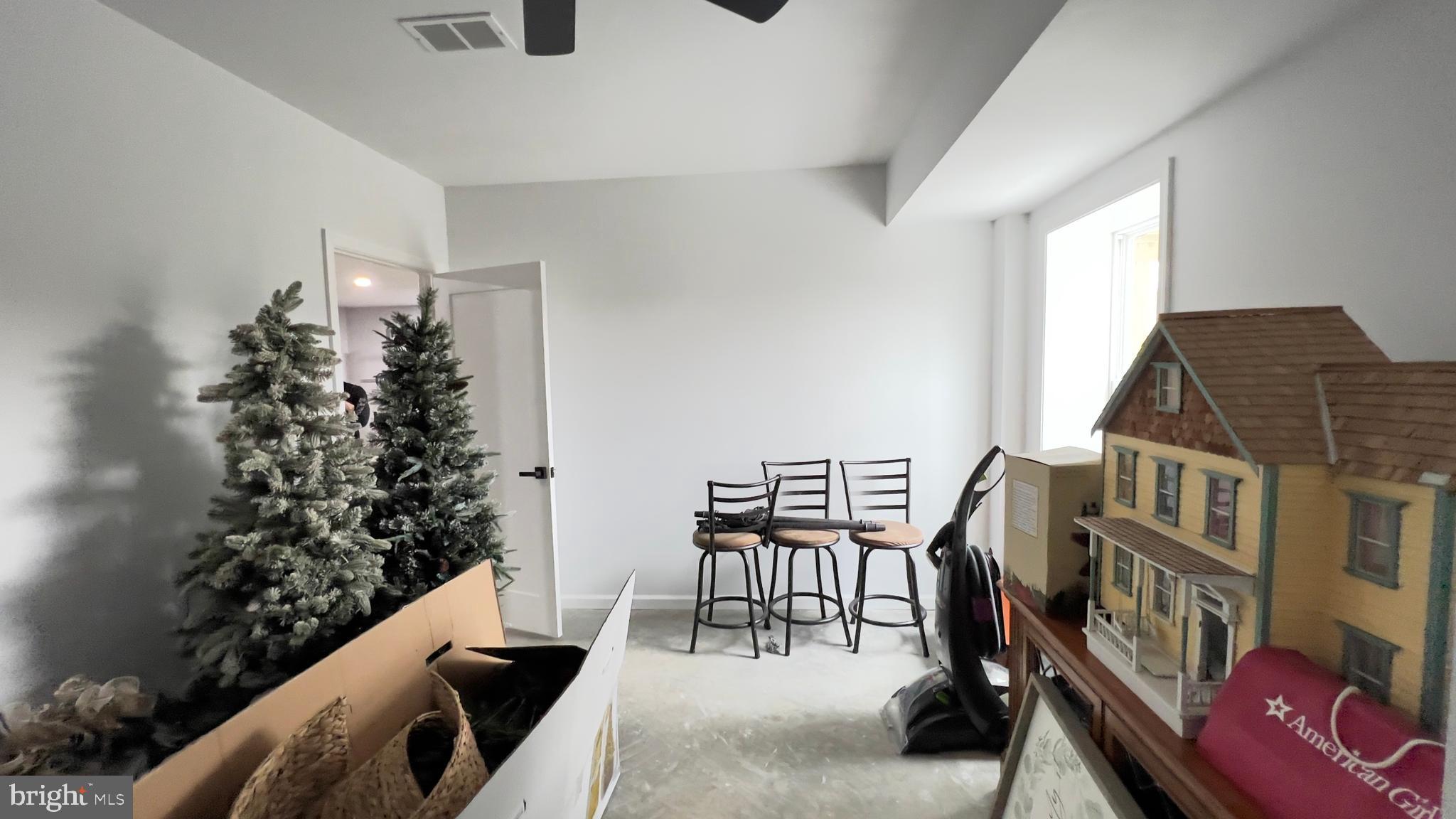 WINDOVER HILLS - Residential