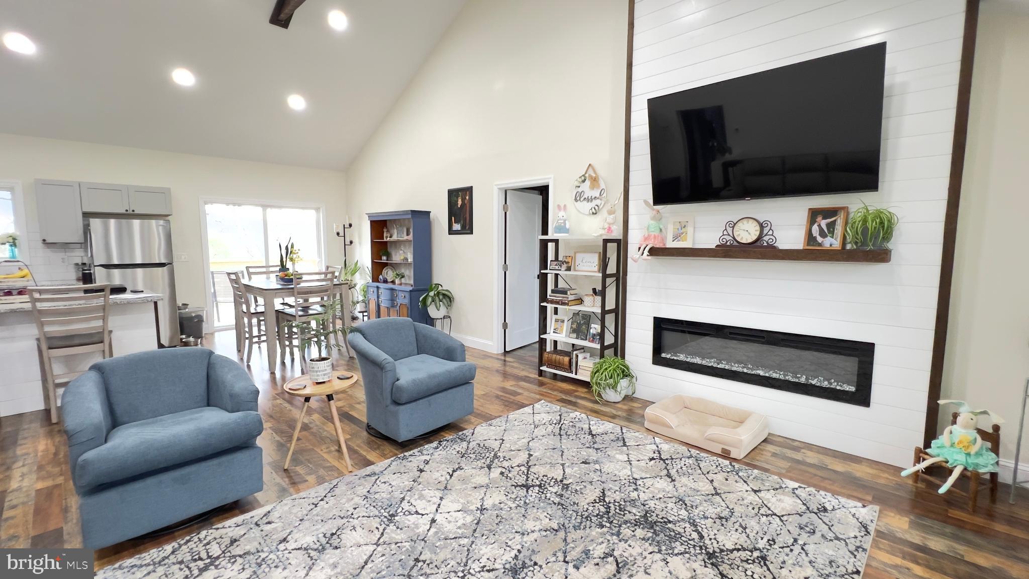 WINDOVER HILLS - Residential