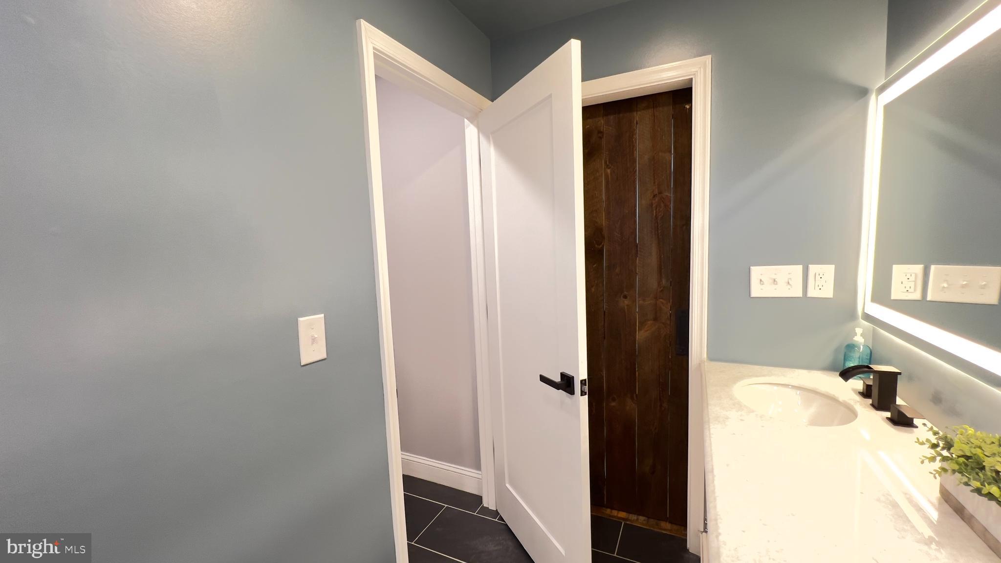 WINDOVER HILLS - Residential