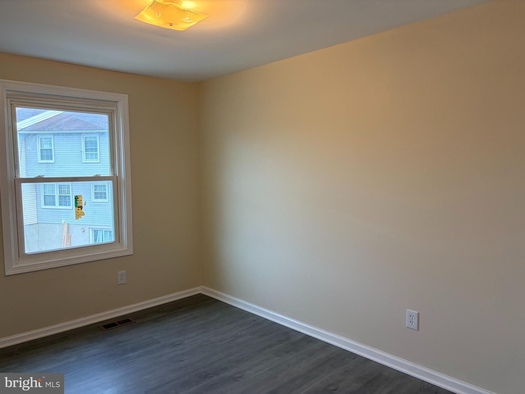 KINGS COURT - Residential
