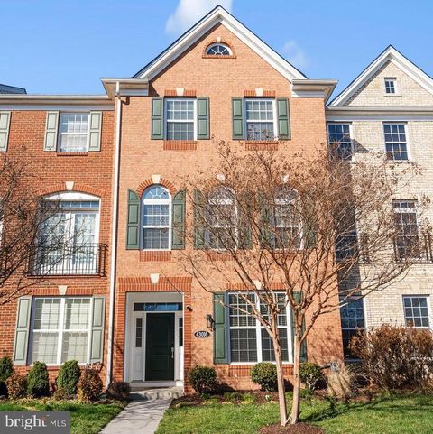 Photo of 43016 Atoka Manor Ter, ASHBURN, VA 20148 (MLS # VALO2117656)