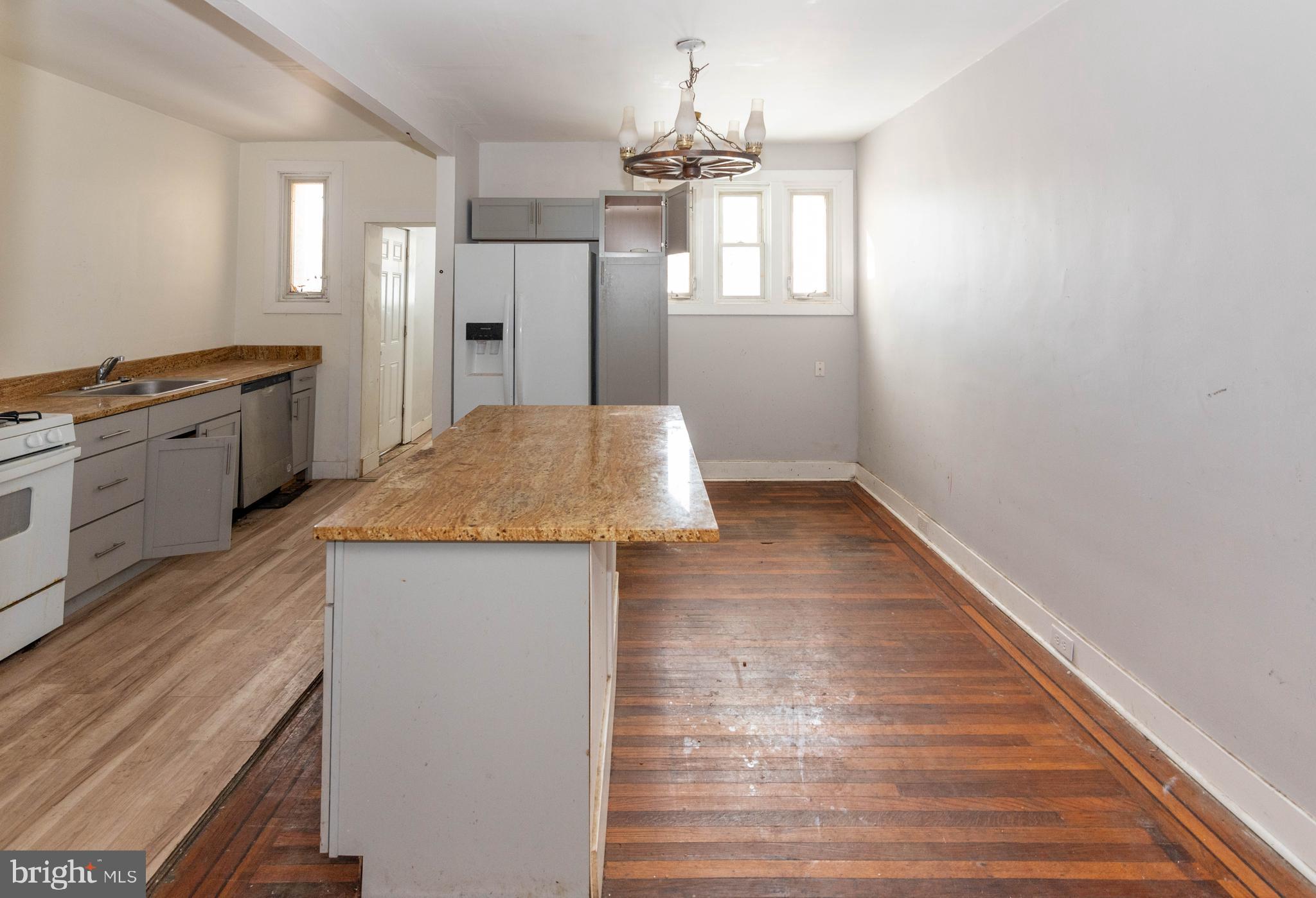 EAST BALTIMORE MIDWAY - Residential