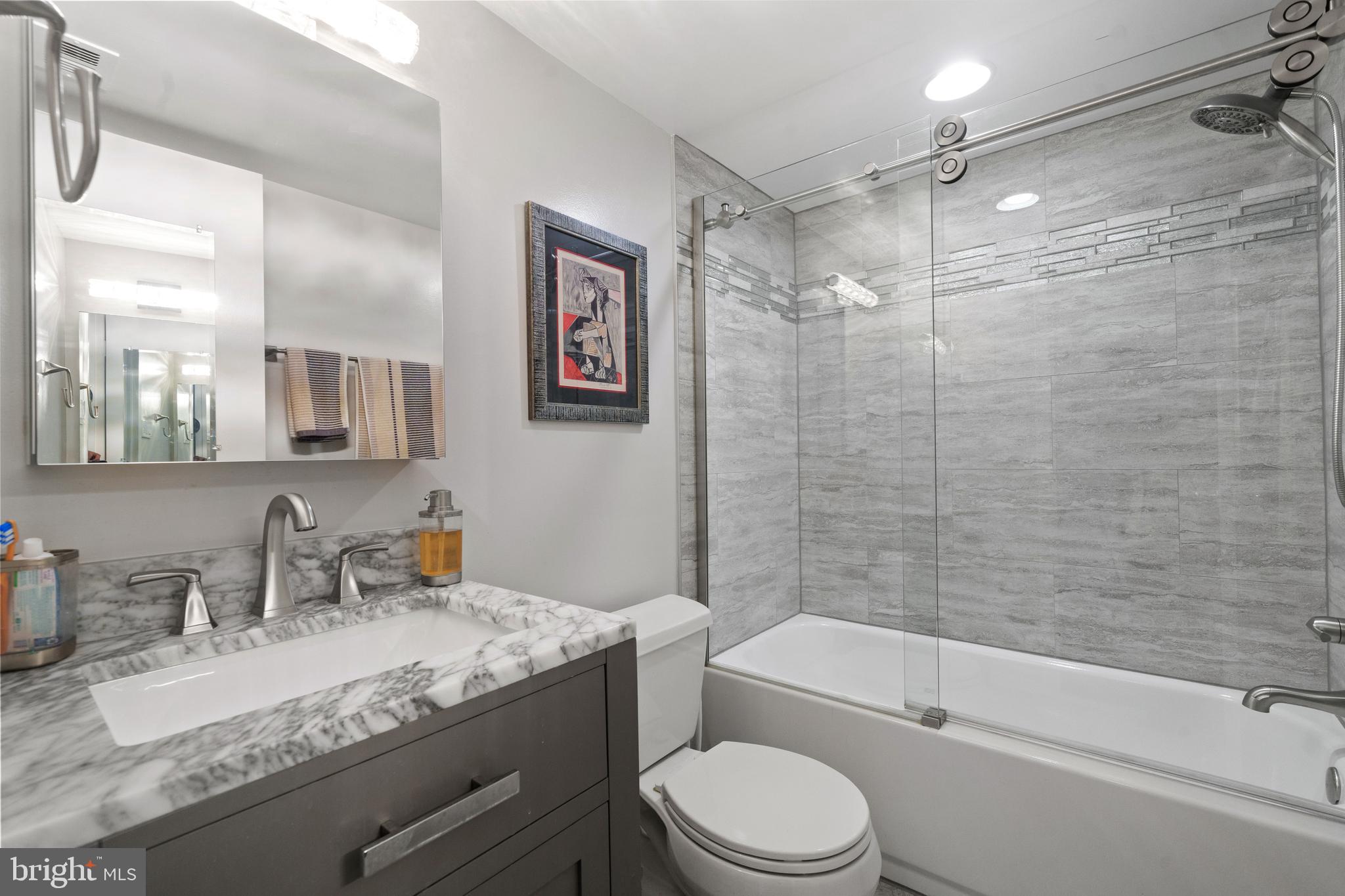 CANTERBURY SQUARE - Residential