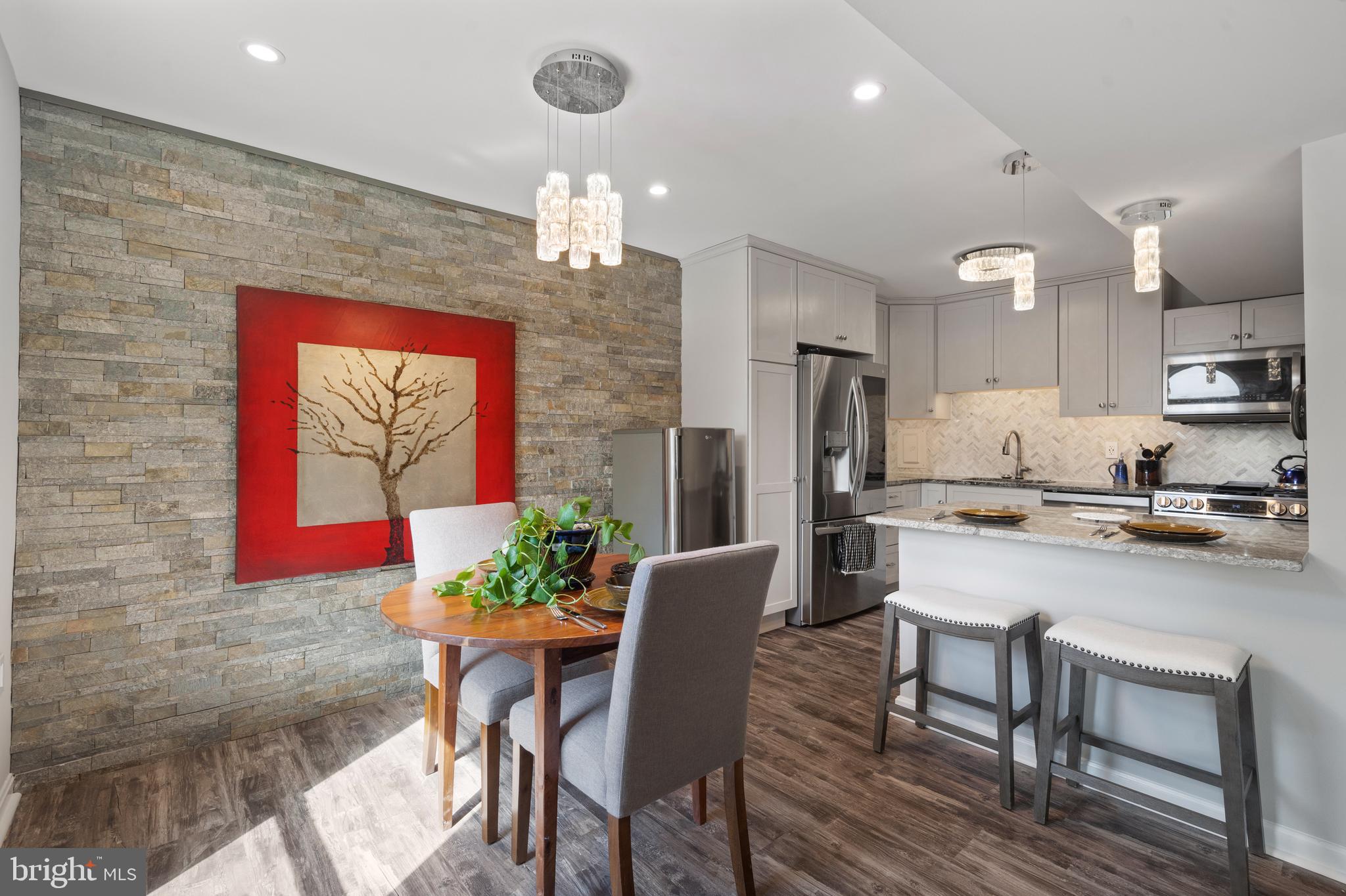 CANTERBURY SQUARE - Residential