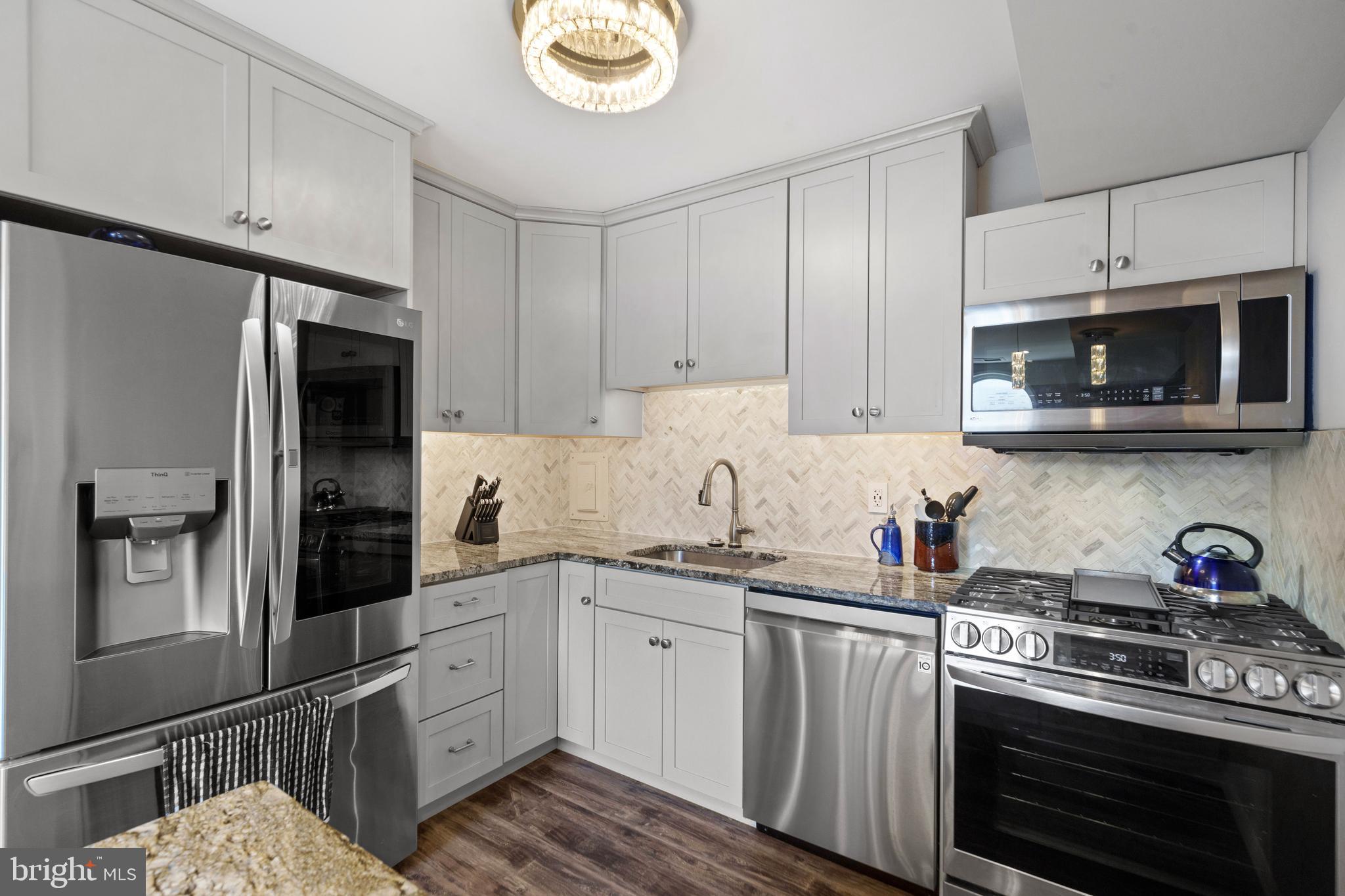 CANTERBURY SQUARE - Residential